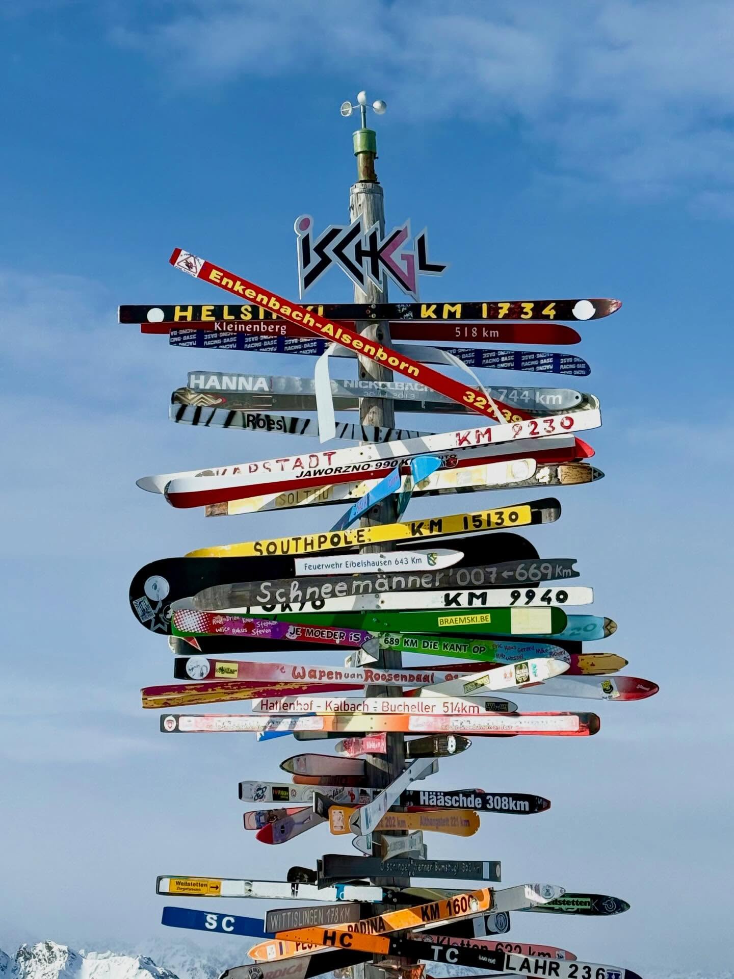 Which way to the top? #ischgl #austria #ischgl🇦🇹 #travelbloggers #retireandtravel