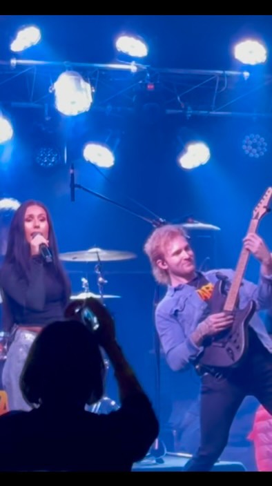 Opening Winterfest in Stillwater with these guys February 21st from 6:30-8:00 pm ❄️
My reminder that I be singing Rock too 🪨🎸
The magic of siblings is asking them to take a video of you singing Barracuda by Heart and they talk over 90% of the video 😁