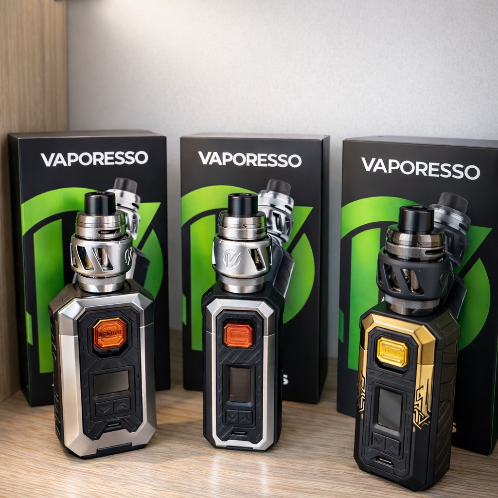 🔥 Vaporesso Armour S
La Box Armour S de Vaporesso est idéale pour les vapoteurs à la recherche d’un matériel compact, solide et performant.
Conçue avec un matériau ultra résistant et un design moderne, elle combine robustesse et élégance.
✅ Fonctionne avec :
• 1 accu 18650/21700ou avec adaptateur fourni.
Un format peu encombrant, parfait pour une vape puissante au quotidien.
⚡ Vaporesso Armour Max
Le Vaporesso Armour Max est un kit puissant et robuste, pensé pour les amateurs de vape subohm.
Équipé du clearomiseur iTank T (8 ml) et d’une box double accu :
• 2 x 18650/21700 (offerts) ou avec adaptateur fournis.
Il offre :
🔥 Une autonomie maximale
🔥 Des saveurs intenses
🔥 Des nuages massifs
Un vrai monstre de performance pour les amateurs de puissance.
📍 Venez en magasin pour plus de renseignements
📦 Et découvrez encore plus de modèles et d’offres disponibles !