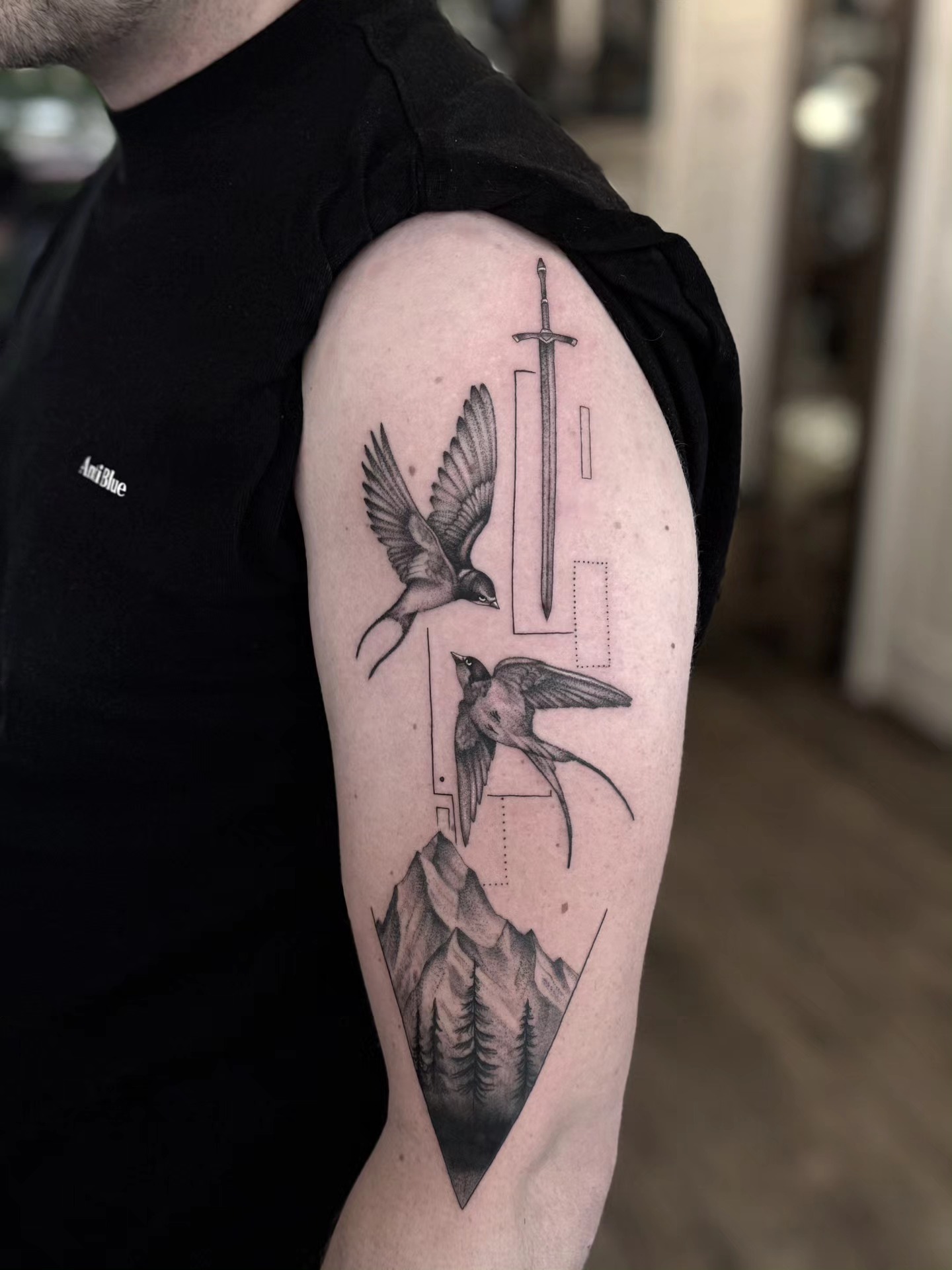 Door @mialoca_tattoos, Mia heeft haar agenda open en staat klaar om jouw volgende tattoo te zetten!
DM haar of vul ons afspraakformulier in op onze website. Je vind alle info op de hoofdpagina van dit profiel.
#tattoo #deventer #foto #photo #realistictattoo #art #overijssel #blackandgreyrealismtattoo #animal #animaltattoos #animallovers