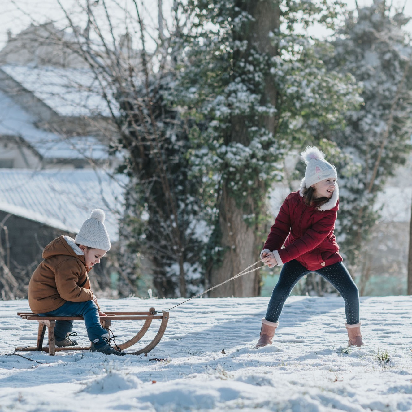 Apparement l'hiver s'en va. Dommage c'était si beau la neige!
Pour les séances photos du printemps vous pouvez déjà me contacter :)
Séances photos sur Saulny, Metz et alentours, à partir de 150€, en extérieur ou chez vous :)