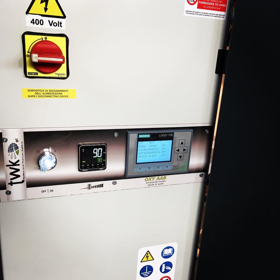 Pannello interfaccia utente OXY #acquacalda #caldaiaelettrica #hotwater #electrichotwaterheater