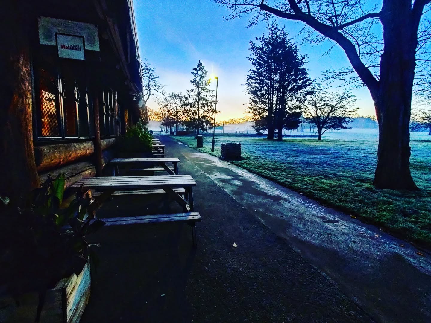 Frozen sunrise βοΈβοΈ
A beautiful way to start to the day and year!
Hope everyone had a nice break ππΌ
We welcome you 2025.
Wishing you all a healthy year ahead with lots of love and happiness. May it be a year better than the last.
Sunny Hill Cafe is back open 7 days a week and looking forward to seeing you all soon. β€οΈ
.................................................................................
#winter #newyear #instacafe #instafood #londoneats #fyp #cafe #restaurant #londonparks