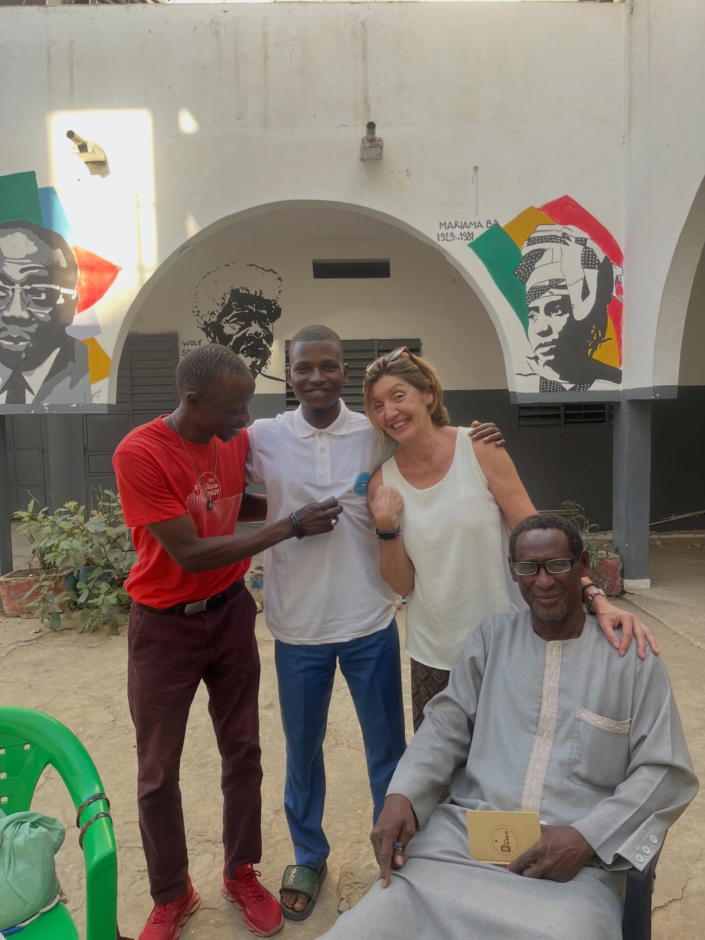 ¡Nuestro estudiante de ingeniería informática 🇸🇳Boubacar Barry becado por Bokk Boolo Campamento Familiar Solidario por segundo año! Es el mejor de su clase💪, hablamos con su profesor🤓. Eso es lo que realmente importa 😍 👏🏻.
