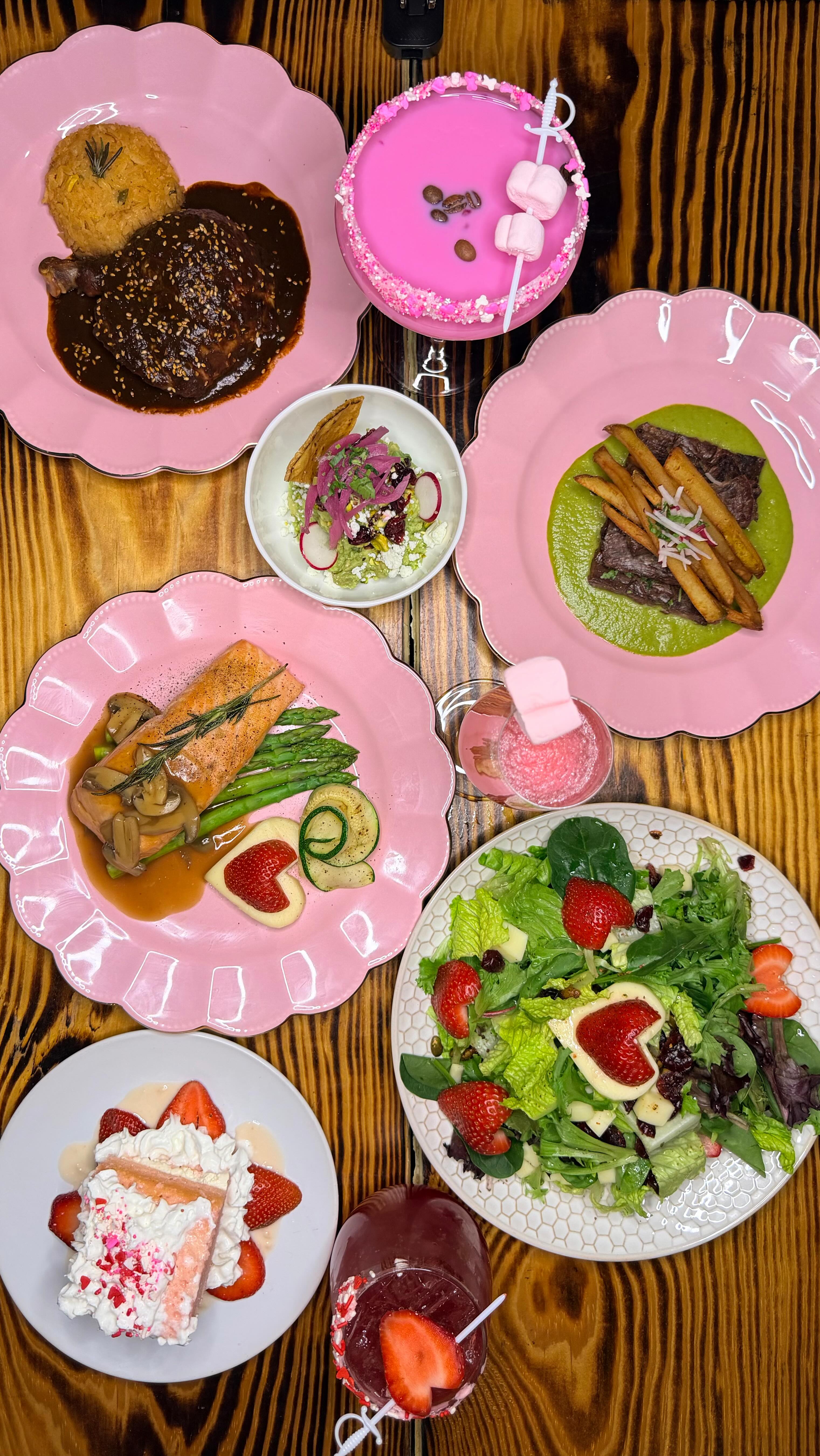 Love is in the air and in the Rojo Gusano menu too. 💘
Available on February 13, 14 and 15 just for dine-in. ✨
Feel the love and Celebrate beautiful things with us ❣️
#mexicancuisine #ravenswoodvibes #rojogusano #chicagoeats #chicagofood