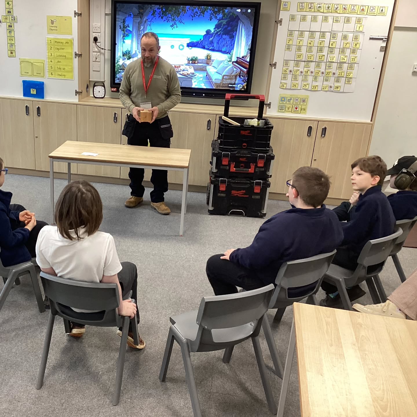 ✨ Badger Class had the BEST time on Monday! ✨
They were so excited to welcome Shaun the carpenter, who taught them all about staying safe on the job and even let them try out real screwdrivers, drills and spanners! 🛠️
The children were completely absorbed and have already been chatting about future careers as builders and carpenters. 🌟💬
Such an inspiring visit — thank you, Shaun! 🙌
