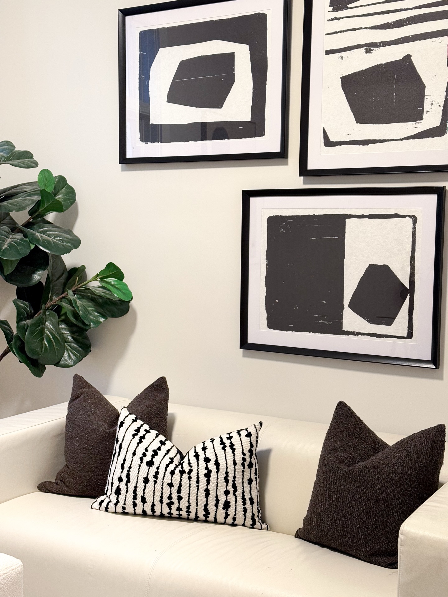 This office corner space deserved its own moment ✨
At Boston Modern Design, we believe a home office should feel just as intentional as your living room or primary suite. Functional, elevated, and designed to inspire creativity every single day 🤍
Looking to refresh your home office or redesign your space in 2026? Let’s create something beautiful and functional together.
📩 Now booking consultations
#BostonModernDesign #BostonInteriorDesigner #homestaging #homeoffice #bostonrealestate