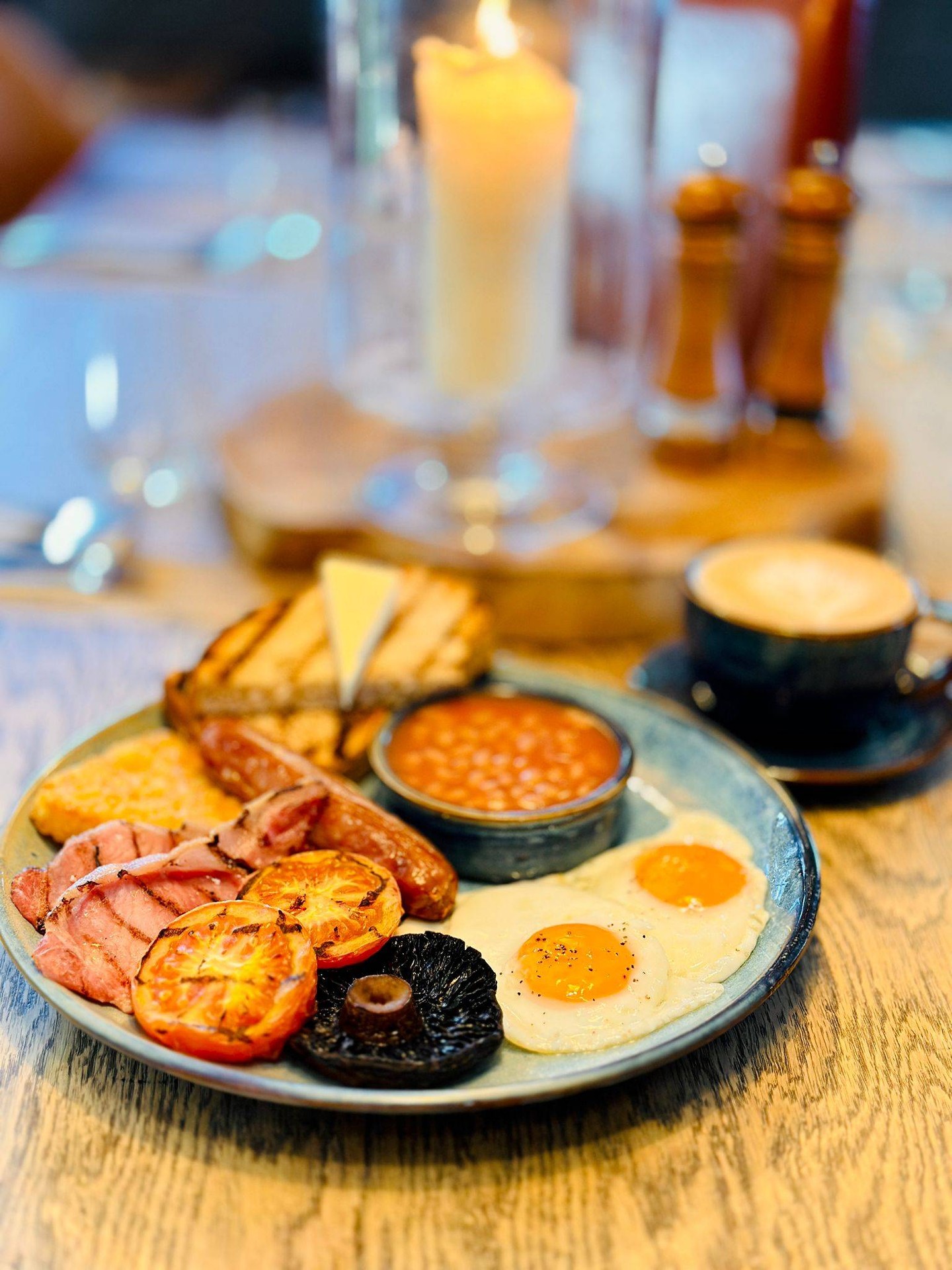 It's that time of the week again... You know the drill. Either pop in or call up and place your order in advance! 9am-11am, locals breakfast!
#fullenglish #locals #rock #polzeath #wadebridge