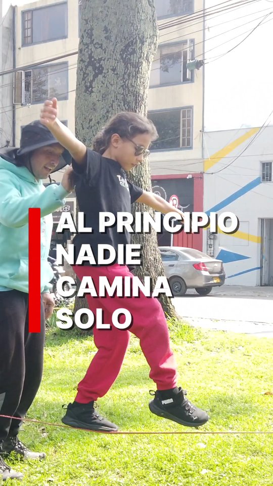 No olvides seguir nuestra cuenta @escuelaslackbogota
Al principio nadie camina sólo. Es hermoso vivir tu primera experiencia con una mano amistosa. Así lo vivió @tahialclimbing hace un par de días. Te invitamos a seguirlo. Es promesa de la escalada y esperamos sea también, algún día, promesa del slackline.
Entrena con nosotros.
www.centroslackline.com