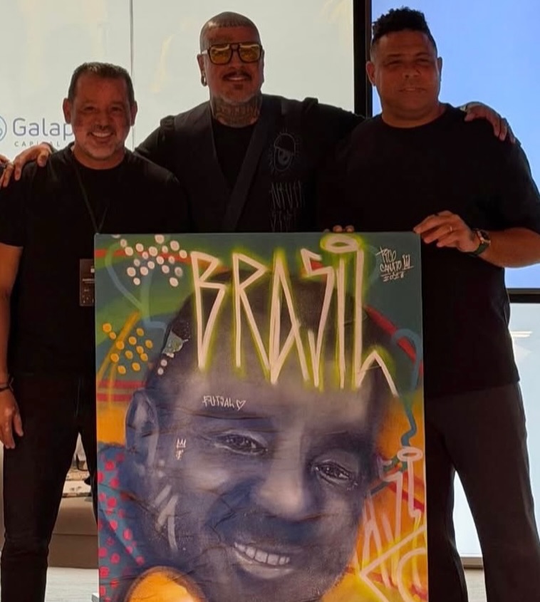 Que presente 🎁 ❤️
By @ticocanato
#ronaldoacademy #marquinhosxavier #r9