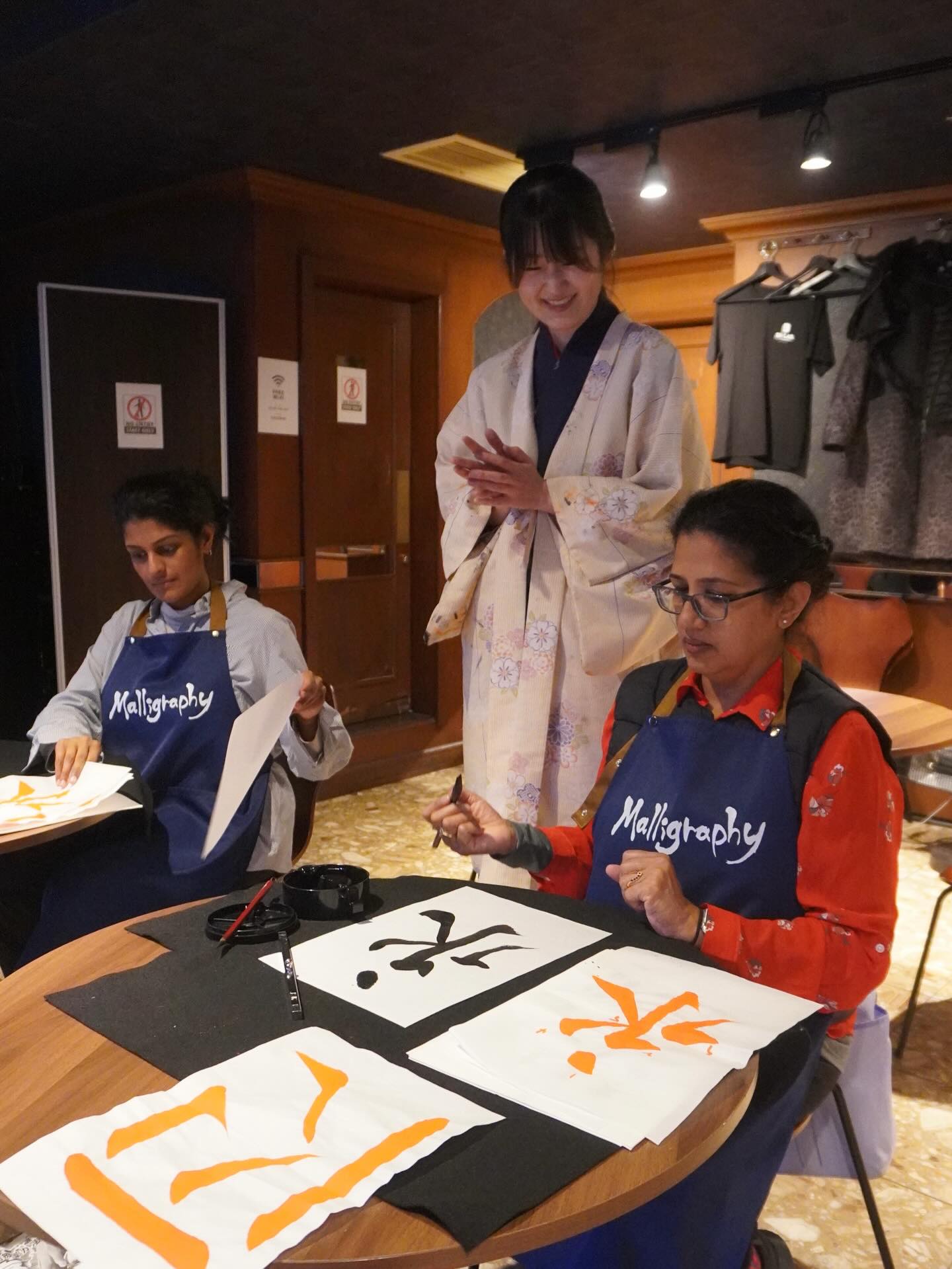 Thank you for coming✨🇮🇳
夢=Dream
神=God
#calligraphy #malligraphy #calligraphykyoto #calligraphyworkshop