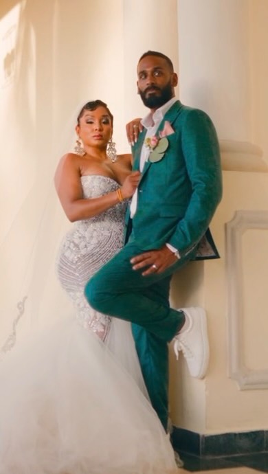 A mix of love and Caribbean flavor is all you need!! 🥂🍾💯🎥 #jamaica #beautifuldestinations #weddingfilmmaker #montegobay #videographer