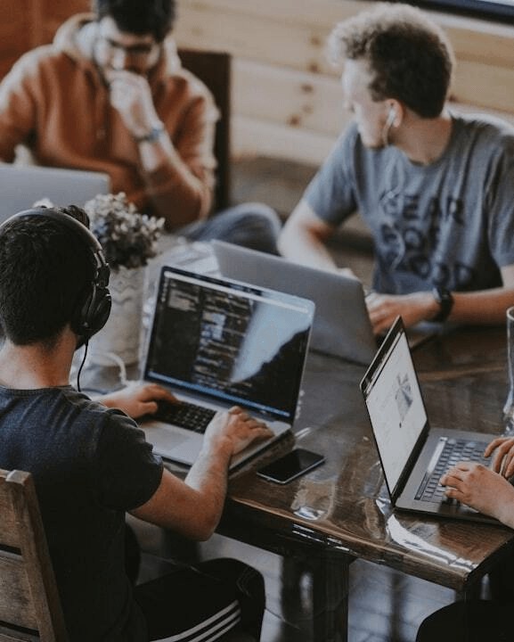 Running a business and managing a team are two completely different skill sets.
Most SME owners started their business because they’re great at what they do — not because they were trained in people management. And that’s completely normal. But as your business grows, so does the need for structure, communication, and clarity.
Growth isn’t just about more clients. It’s about building a team that can support that growth.
What’s been your biggest challenge when growing your team?
#peoplestrategy #hrtips #humanresources #northamptonbusiness