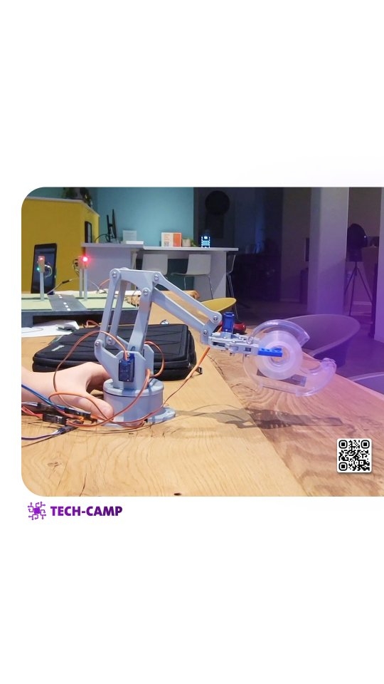 Der Greifarm läuft ruhig und automatisiert.
Erst drehen, dann greifen und am Ziel absetzen. Genau so wollten wir es mit Fokus auf Präzision. Die Automatisierung ist schon aktiv und zeigt, wie sich aus kleinen Schritten ein verlässlicher Ablauf ergibt.
#Roboterarm #TechCamp #Automatisierung #MINT #Maker