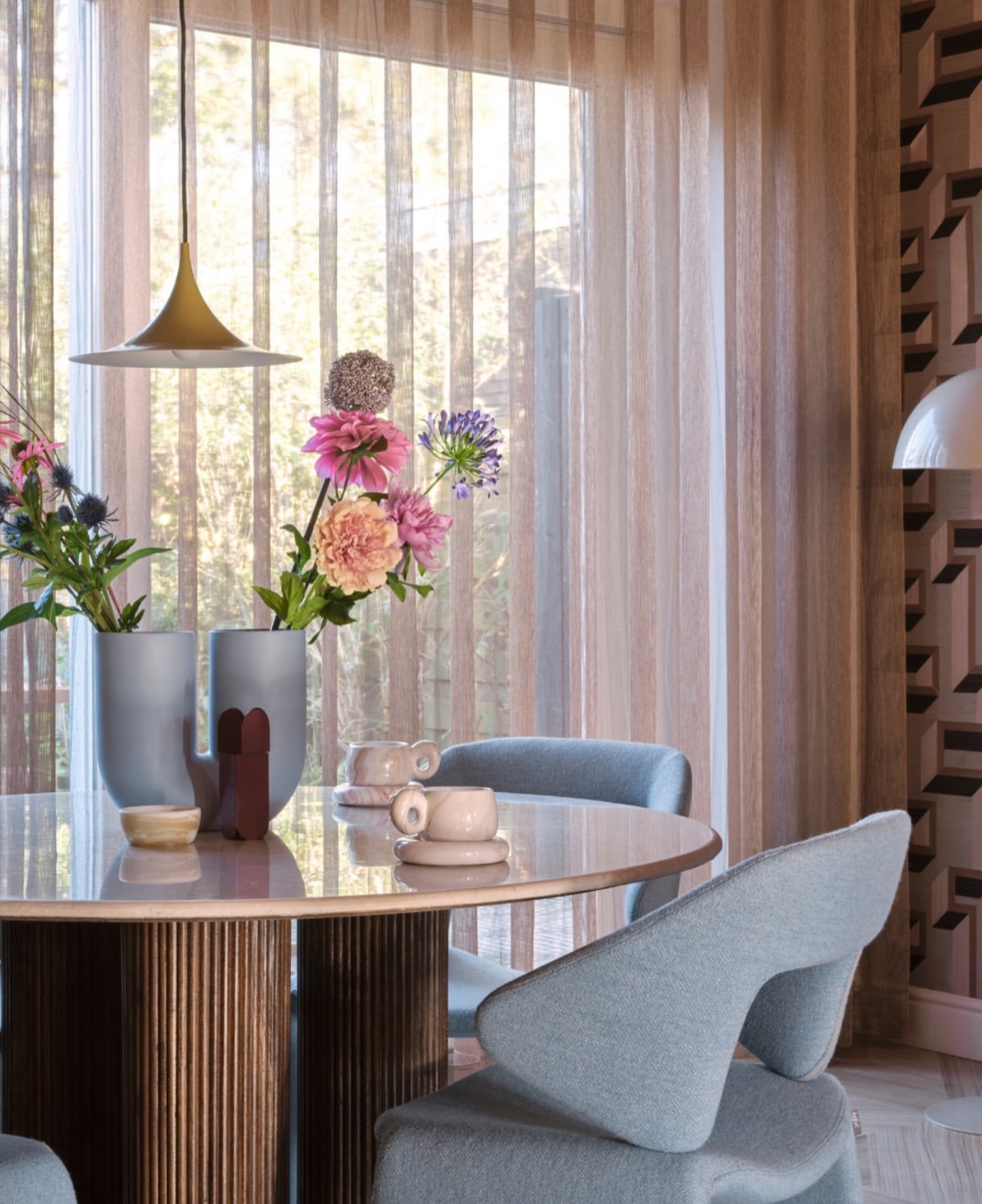 𝐋𝐚𝐚𝐭 𝐣𝐞 𝐢𝐧𝐭𝐞𝐫𝐢𝐞𝐮𝐫 𝐬𝐭𝐫𝐚𝐥𝐞𝐧 𝐦𝐞𝐭 𝐤𝐥𝐞𝐮𝐫!
Een vleugje kleur kan wonderen doen: het maakt je ruimte levendiger, geeft je interieur karakter en trekt direct de aandacht.
Of je nu op zoek bent naar vrolijke accenten, opvallende eyecatchers of subtiele kleurdetails; kleur brengt sfeer, energie en persoonlijkheid in elke hoek van je huis.
#woonspecialist #interieurinspiratie #kleurinspiratie #eyecatcher #interieurstyling kleurinhetinterieur