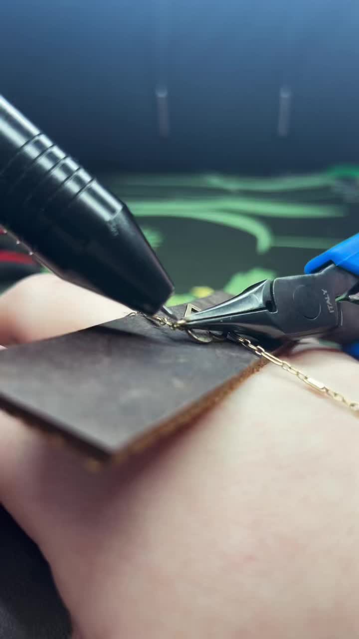 There’s just something magical about the spark ✨
A tiny moment… a forever piece 💛
Come make memories with permanent jewelry at Fused for Everly.
#fusedforeverlyjewelry #ozaukeecounty #smallbusiness #permanentjewelry