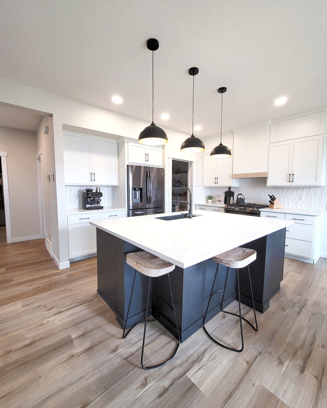 Thinking of renovating to sell? We treat every design choice like an investment. At Jamie byDesign we focus on three high-ROI moves—targeted kitchen upgrades, layered lighting, and cohesive finishes—that shape buyer perception and make staging sing. We bring builder design experience and confident sourcing to set practical budgets and timelines, so your project stays on track and earns its return. Curious which upgrade fits your home? Tell us your space (kitchen, living room, or exterior) — we’ll help you prioritize. Link in bio
| Renovation ROI | Home Staging | Design To Sell | Jamie byDesign | Real Estate Design | | Layered Lighting | Cohesive Design | Home Value