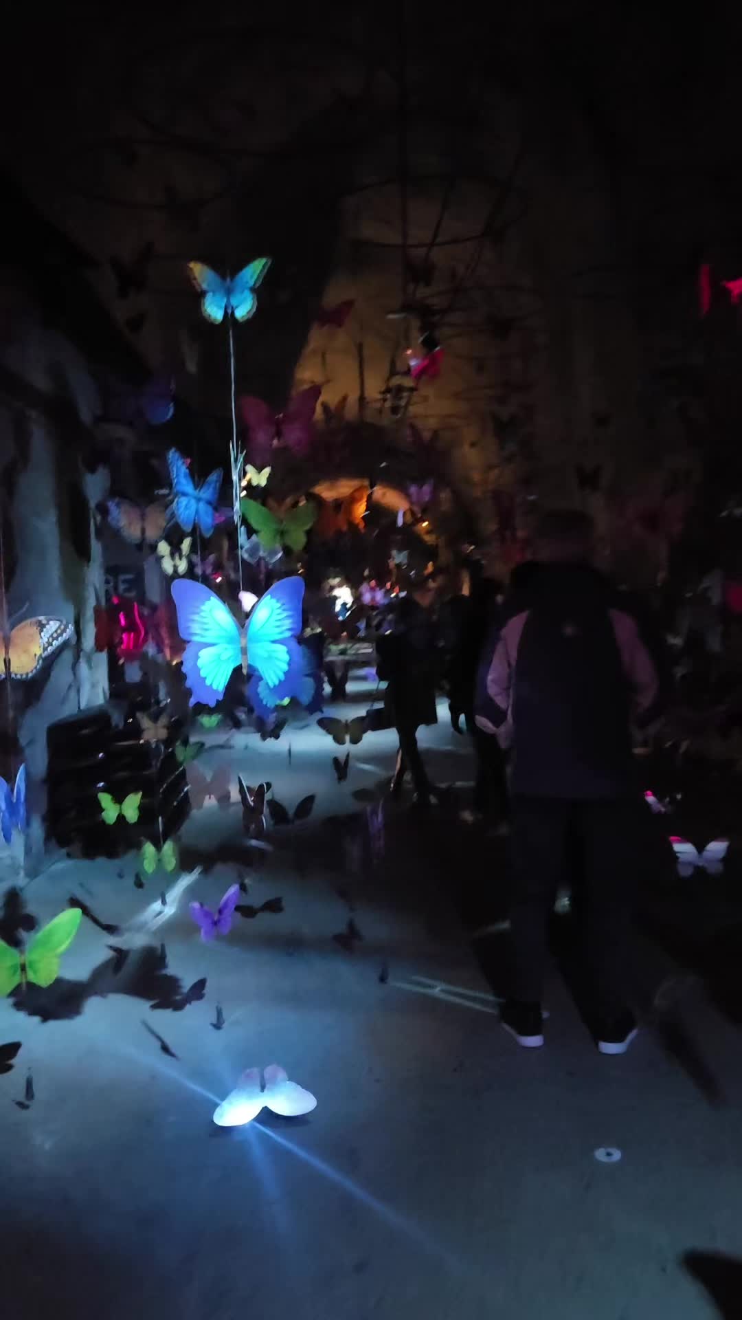 There is something hauntingly beautiful about a giant, modern masterpiece glowing in a dark, ancient tunnel. It’s where the rebellion of modern art meets the discipline of tradition.
#champagne #champagnelover #luxurylifestyle #champagnelovers #champagnelife #champagneaddict #champagnesecret #champagnemoment #luxurystay #privatetours #privatechampagnetours #gastronomy #champagneluxurytrip