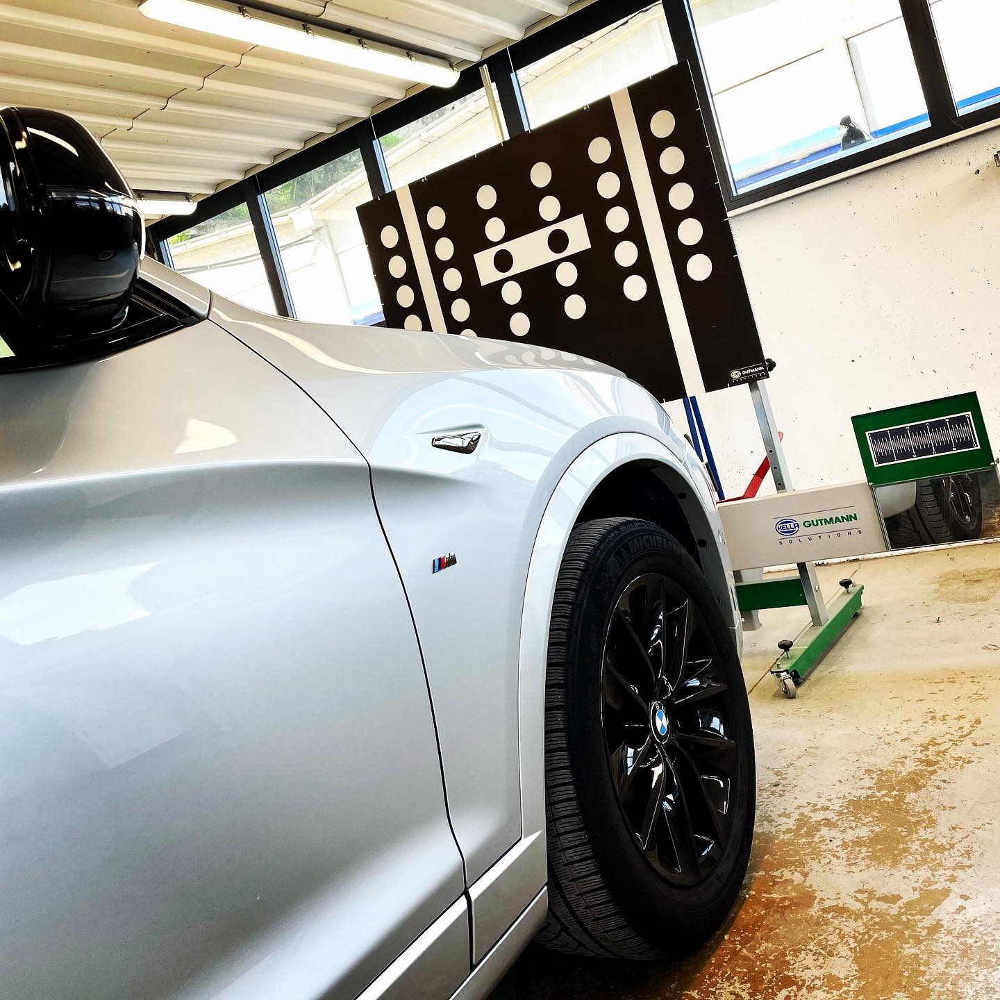 Équipé comme jamais 😎
👉 Un équipement de référence pour une réparation de qualité 💯
La Carrosserie des Berges, depuis 1982 à votre service
#BergesSion #sion #sionmaville #valais #HELLAGutmann #aidealaconduite #calibrage #securité #carrosserie #carrosseriesuisse #zurichinsurance #Allianz #helvetia #vaudoiseassurances #baloise #axaswitzerland #lamobiliere