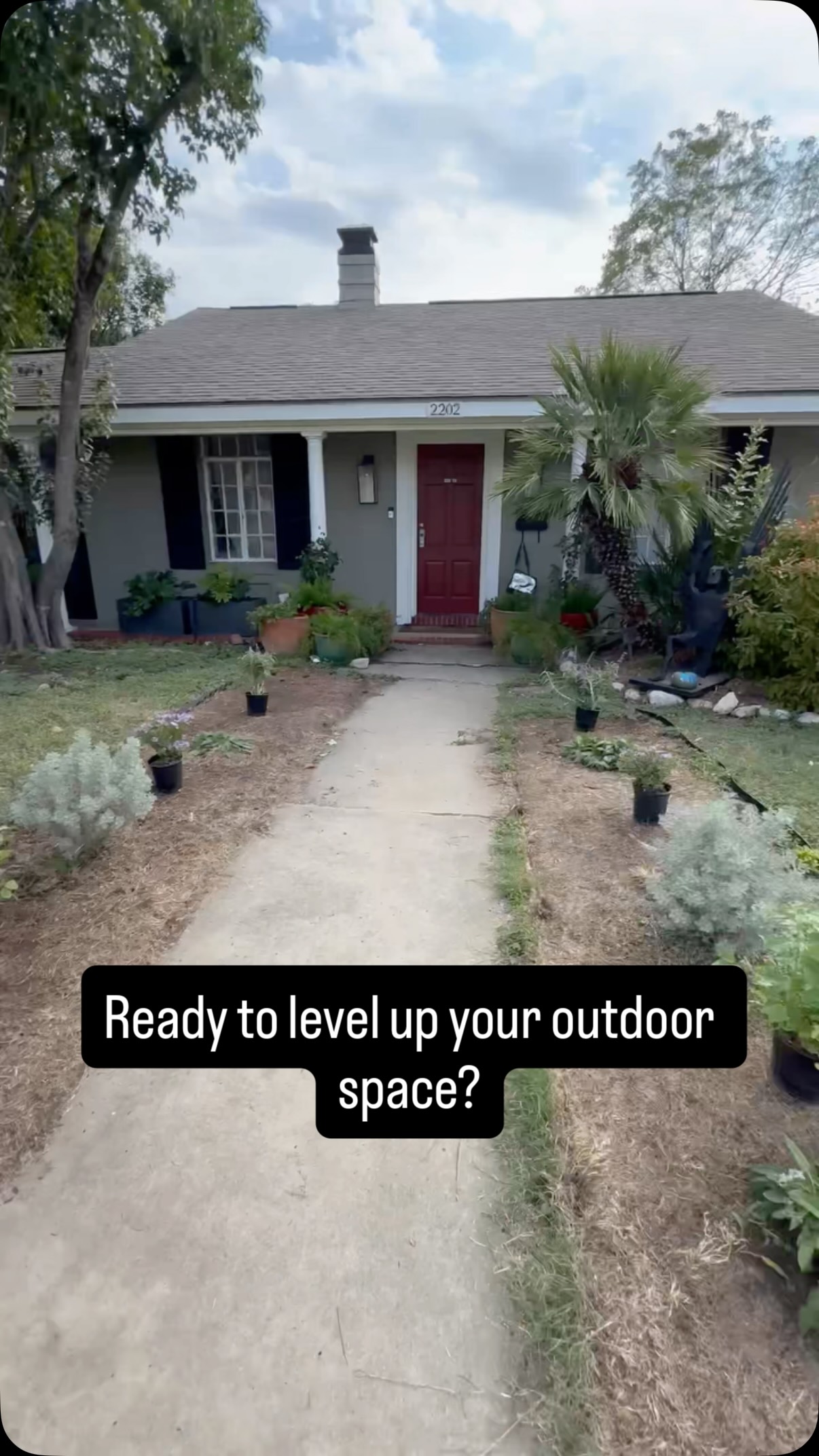 The magic is in the prep. 🌿
Best plants to have in your front yard for the spring:
Bird of paradise
Blue spires
Fall aster
Feather grass
Lantanas
Mexican sage
Milkweed
Santeria purple cactus
White cloud Muhly
#landscapecooperative #landscape #plants #frontyard #fyp