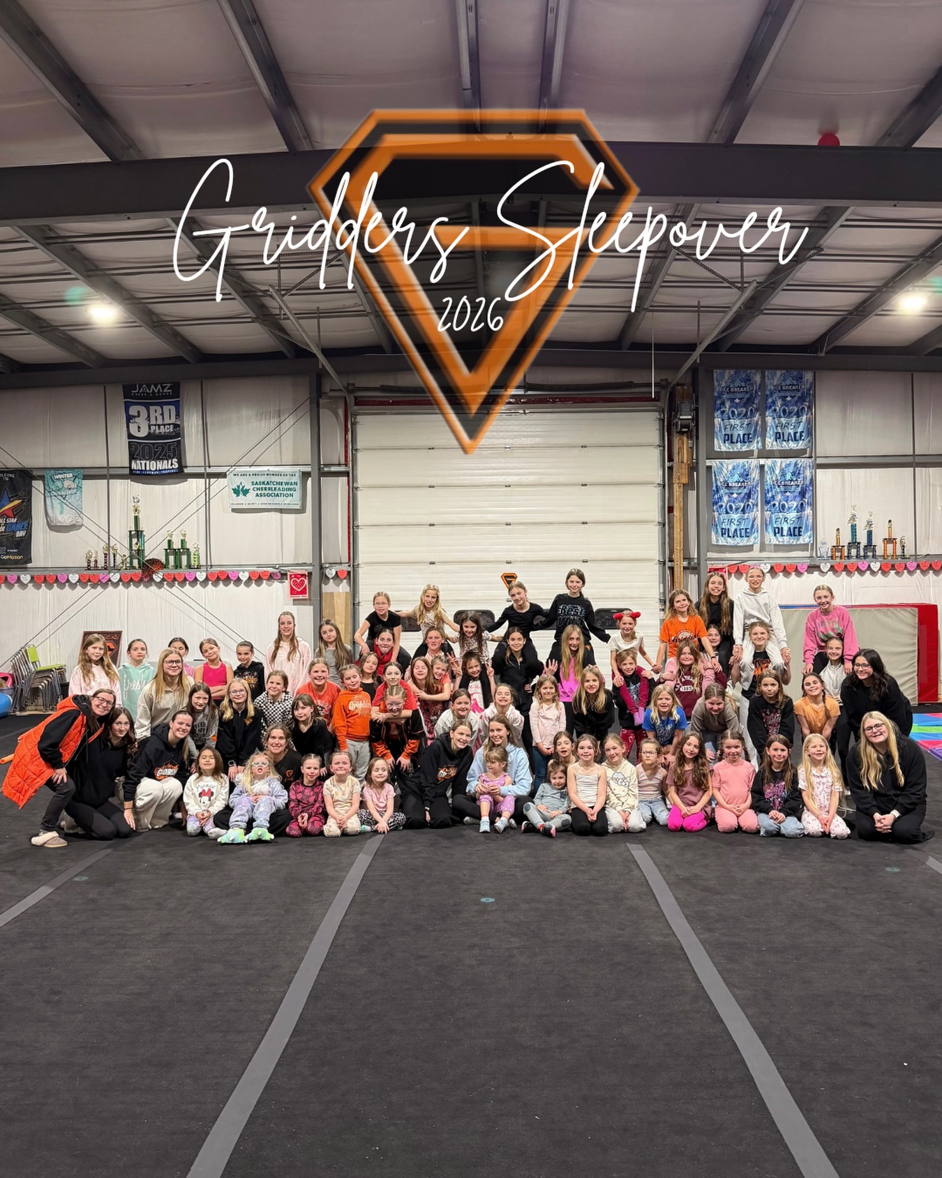 Annual Gridder Sleepover filled with laughter, late night talks, team games, and memories that will stick with us long after this season ends🧡
#sask#canada#annualsleepover#gridders#griddercheerr