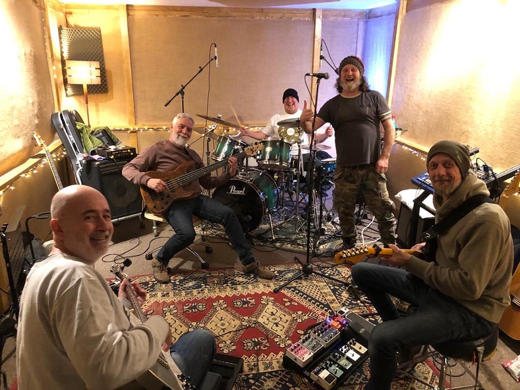 Really good having Natural life in the studio today, sounding great 🔥👌
.
.
.
#recordingstudio #rehearsal #musicstudio #naturallife #sussex #lostherdstudios