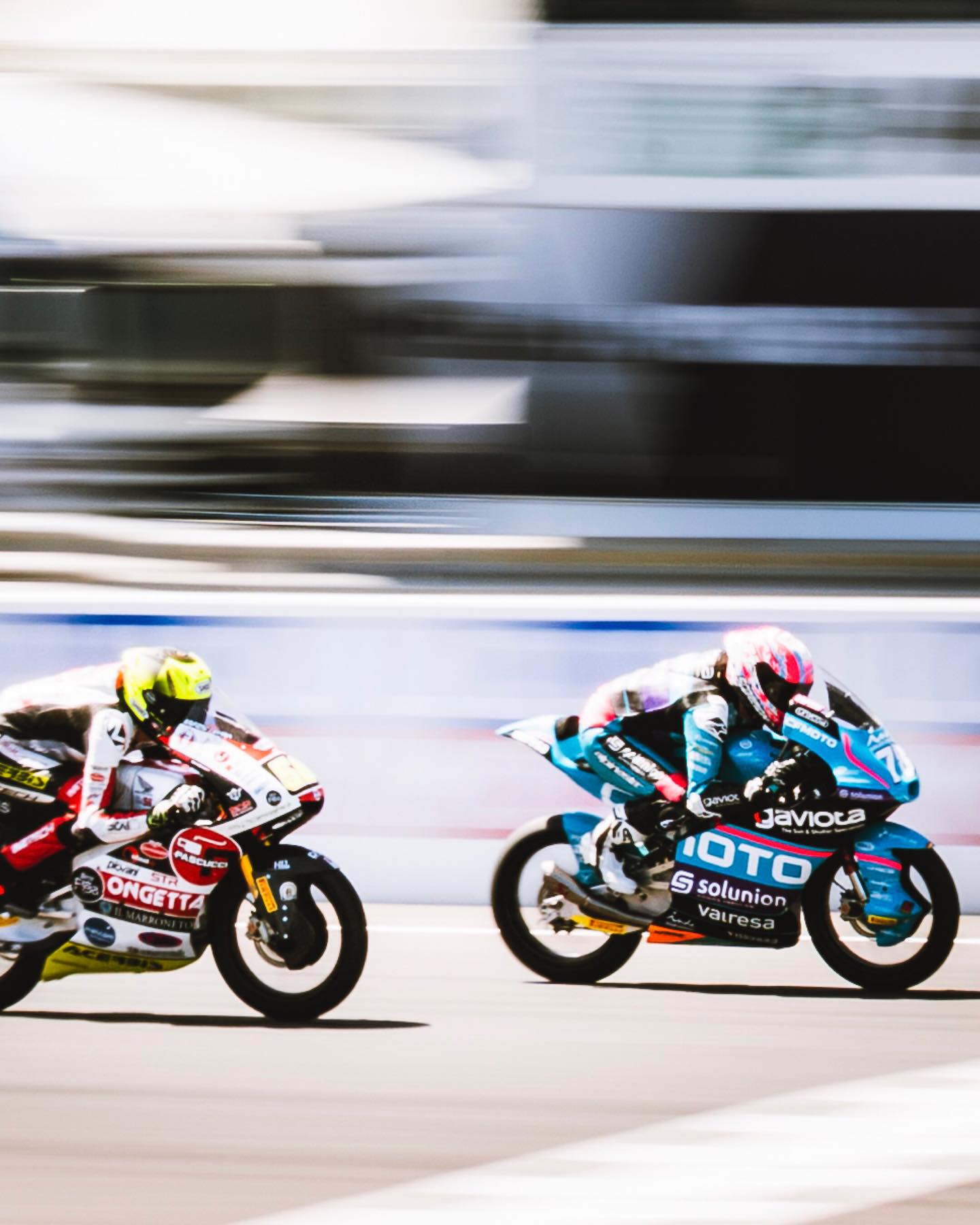 Zoom zoom zoooom!! ποΈ
As a lover of all things with motors I was in complete heaven capturing the action at the Moto GP in Phillip Island π€π