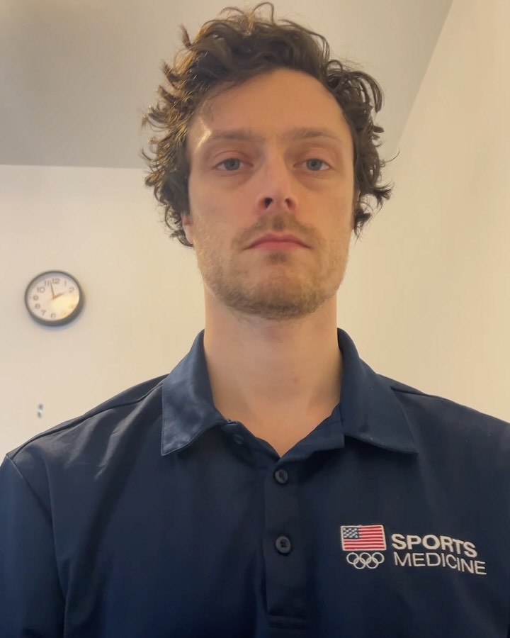 These two exercises are a great start for people with acute neck pain. People will often come in after sleeping funny and going into a neck spasm. The first isometric exercise will get the muscles to calm down and begin to relax. Following that up with a slow and controlled neck circle will get the blood moving and start the initial recovery phase
#chiro #williamsburgbrooklyn #neckpainrelief #health #acutepainrelief
Neck pain in Williamsburg, Brooklyn