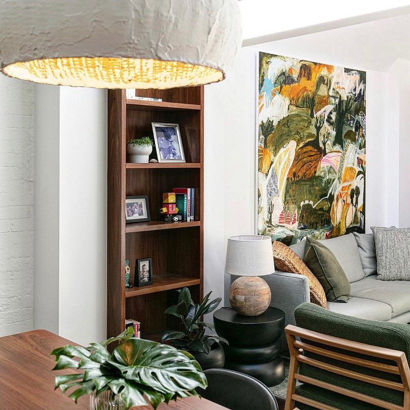 After a chat with the client we found that by designing custom shelving on a bare wall the client had the perfect niche to show off all their family photos & one which complimented the custom cabinetry in the rest of the house! So a double win 🏆
Cabinetry - @thecabinetmakingco
Photography - @yiesandison
Interiors - @janethomson_
#bespokecabinetry #customcarpentry #sydney #sydneyhomes #sydneyinteriors #sydneyinteriordesign #sydneyhomewares #aussiehomes #homerenovationideas #sydneyrenovation #sydneyarchitect #sydneyinteriordesign #sydneymums #sydneymum #interiördesign #interiordesignloverstour #whereilive #dreamhomes #mosman #bronte #coogee #surryhills #australianinteriors