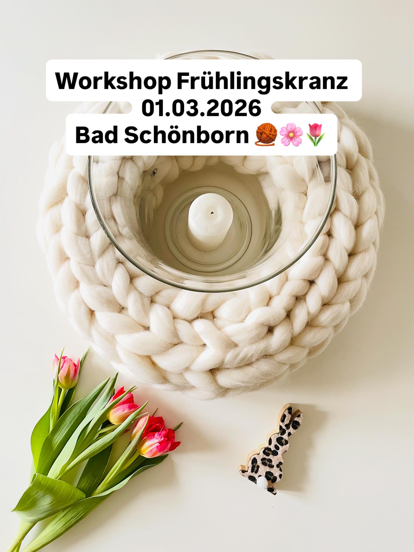 Ich erfülle ja gern Kundenwünsche und dadurch sind schon tolle Produkte & Kurse entstanden. Also Danke an meine Teilnehmerinnen, die mich auch immer wieder zu neuen Projekten inspirieren 🧶🥰.
So ist auch dieser Workshop entstanden… den tollen Merinokranz nicht nur zu Weihnachten selber zu machen sondern auch im Frühling als Osterdeko oder eben als ganzjährigen Kranz, den man nach belieben umdekorieren kann.
Ich finde den flauschigen Merinokranz auch viel zu schön, dass er nur an Weihnachten raus darf ☺️. Ach ja… in dem Workshop könnte ihr auch den Grobstrickkranz aus Strickschlauch herstellen. Ihr habt also die Wahl aus zwei Modellen 🤩. Ich freu mich auf euch und eure individuellen Frühlingskränze. 🌸🧶🌷
#workshop #diy #osterdekorationen #maschenherz #grobstrick #merinokranz