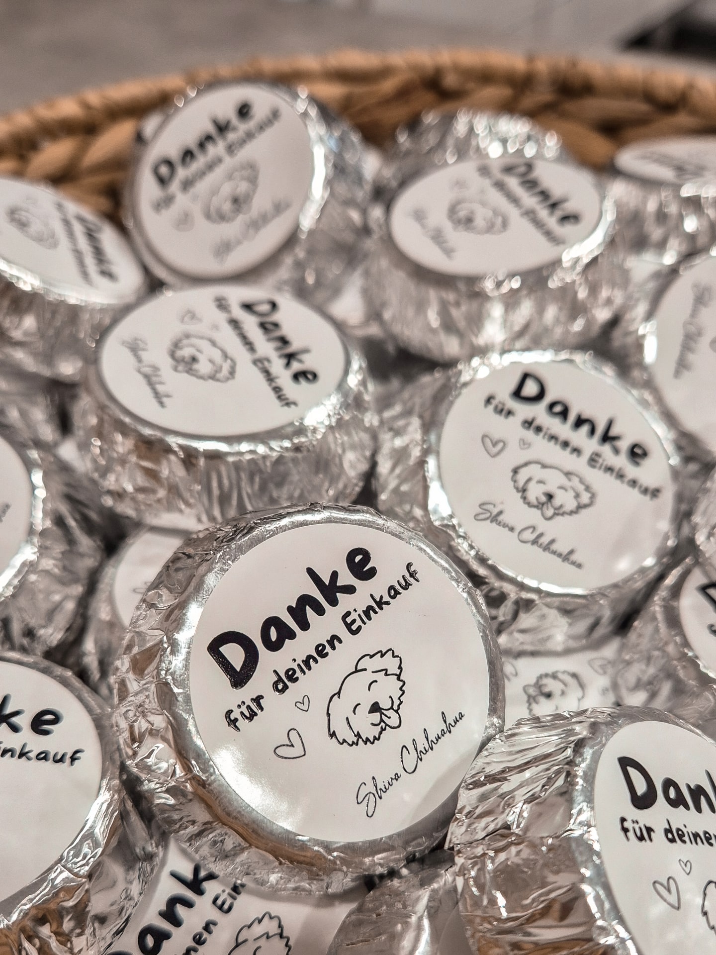 SIE SCHMECKEN FANTASTISCH 😍
Schokischenk hatte letzte Woche eine neue Produkteinführung. Waffeltaler mit Nougatfüllung ab sofort bei jeder Bestellung dabei 😍🤎