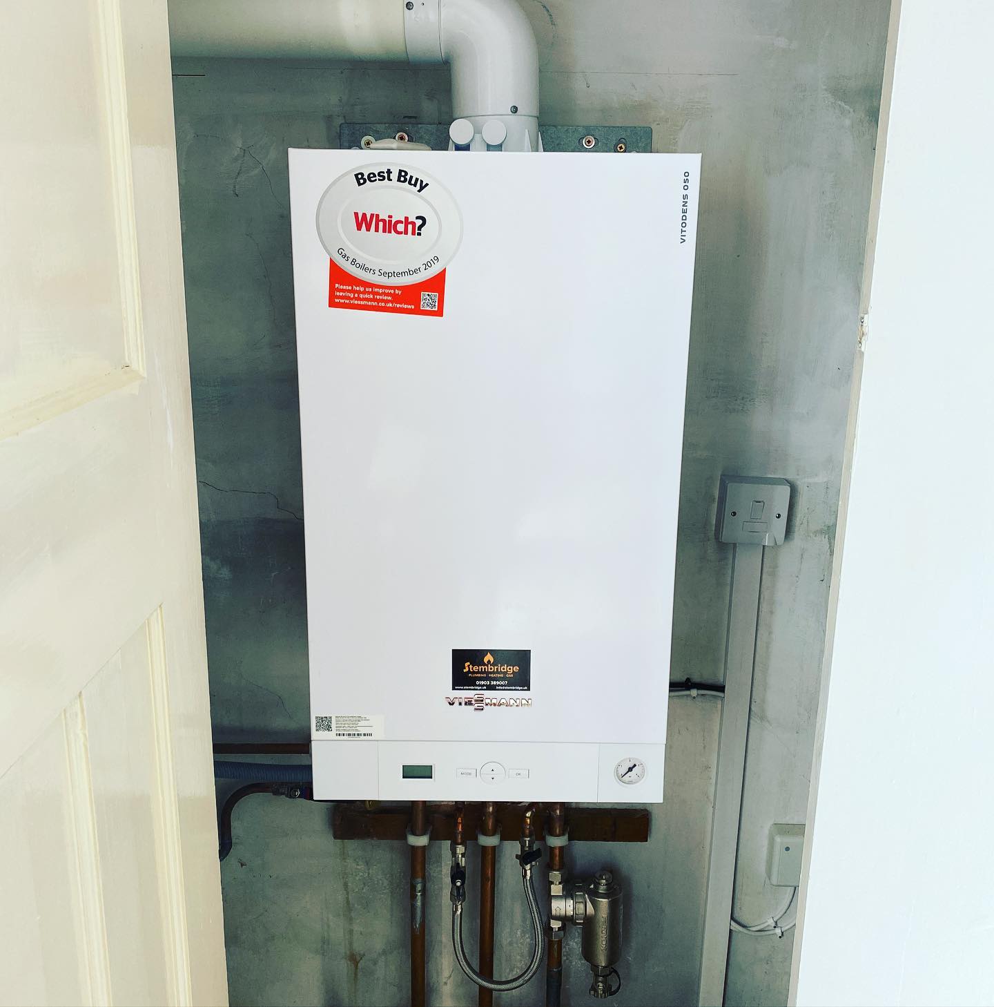 #Viessmann combi boiler fitter today with 10 year warranty. New #Fernox Omega magnetic sludge filter. Which? Best Buy boiler 2019.
👉Follow @stembridgeplumbing 👋
👉Follow @stembridgeplumbing 👋
❤️Double tap❤️
❤️Double tap❤️
____________________________________
👉 Follow @stembridgeplumbing
👉 Follow @stembridgeplumbing
👉 Follow @stembridgeplumbing
____________________________________
👥 Tag a Friend
🛎 Turn on Post Notifications
👨💻 Save to Look at Later
____________________________________
#plumber #heatingengineer #heating #gas #gasengineer #hotwater #radiator #boiler #service #boilerservice #local #angmering #rustington #eastpreston #arundel #chichester #bognorregis #bathroom #bathroominstallation #gasman