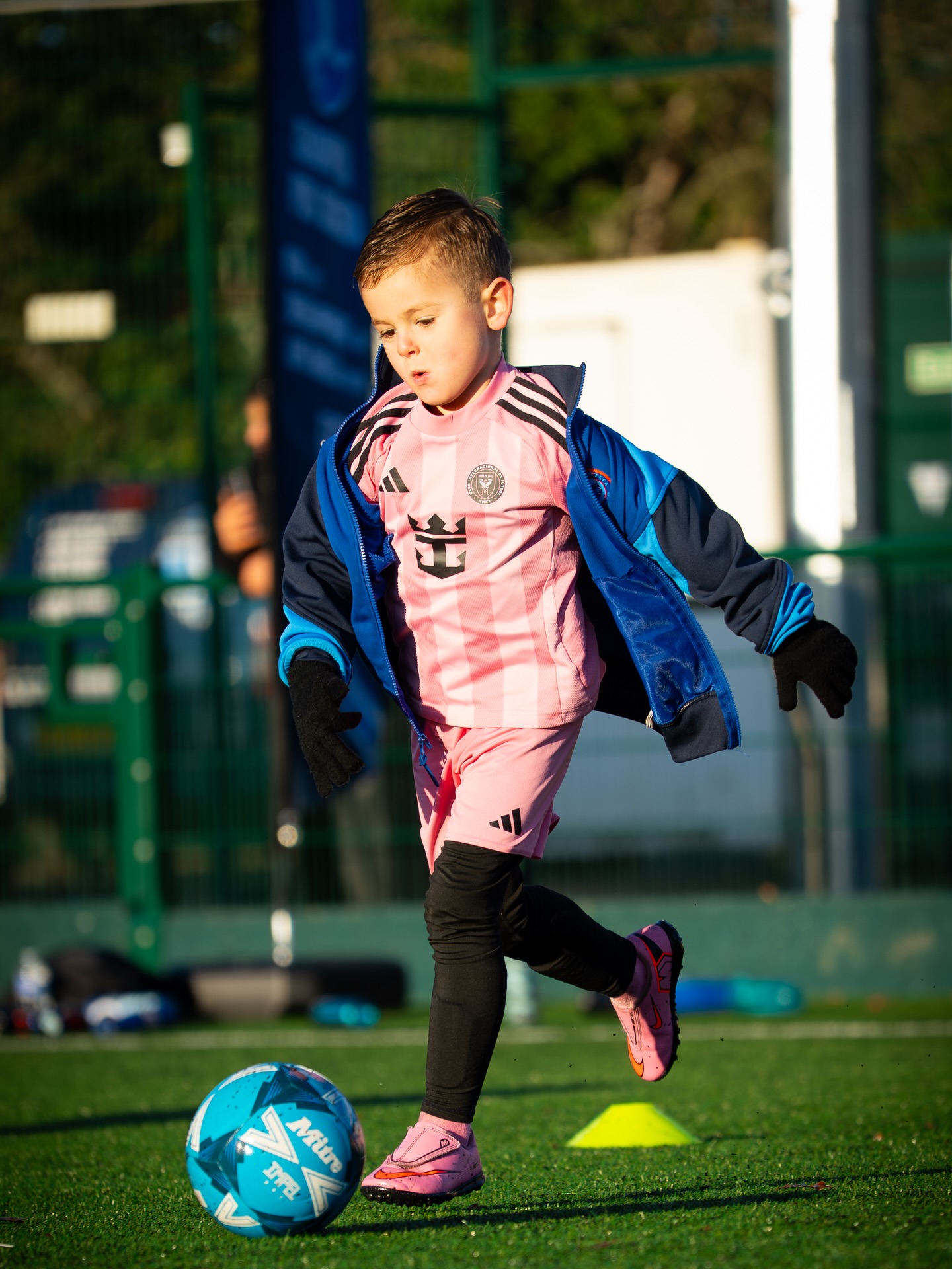 SATURDAYS ⚡️@championprosoccer
——————————
Our Saturday Soccer School programmes are not only a fantastic place to develop skills and enjoy the game, they also lead into the team pathway at 2 grassroots clubs @cobhamfc & @afc.brooklands
——————————-
Head to the website to find details of our Saturday Soccer School sessions and register interest for a free taster session 🤩🔥⚽️
🏟️ VENUE 1 :
📍 Cobham Football Club
🕰️ 9am until 10am
👥 Ages 4-7
🏟️ VENUE 2 :
📍 Fullbrook Sports Centre
🕰️ 10am until 11am
👥 Ages 4-7
@astar.visuals 📸 💪🏼