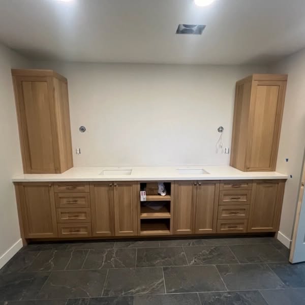Rift White Oak Custom Primary Bathroom. Towers extra storage , for each side. #riftwhiteoak #amazingcraftmanship #customforme #wedesignforyou
