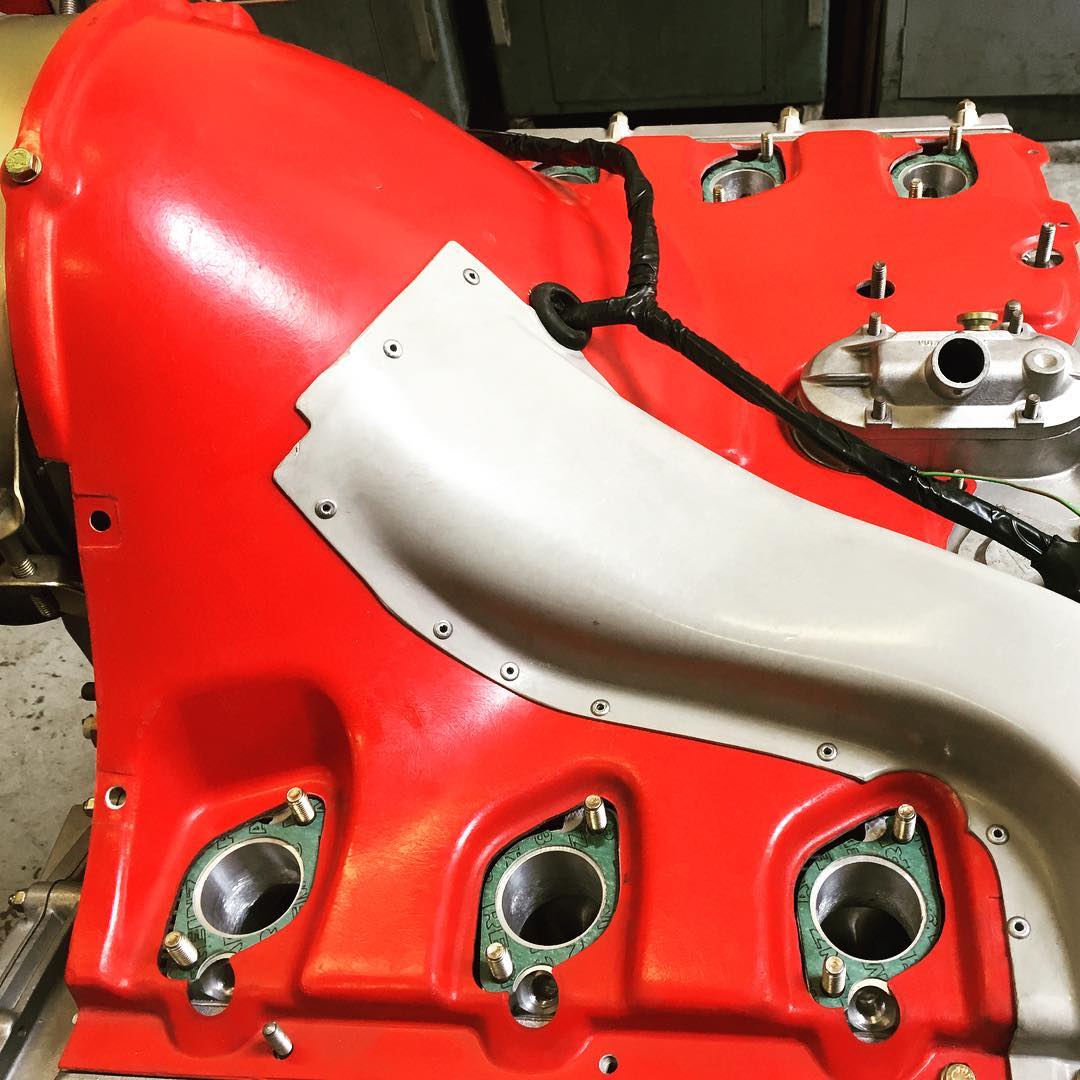 Final fit of a fantastic 70-71 shroud from Damon at Series 900. 3.2SS MFI going in a 71....#burnhamperformance #3.2ssmfi #porsche911