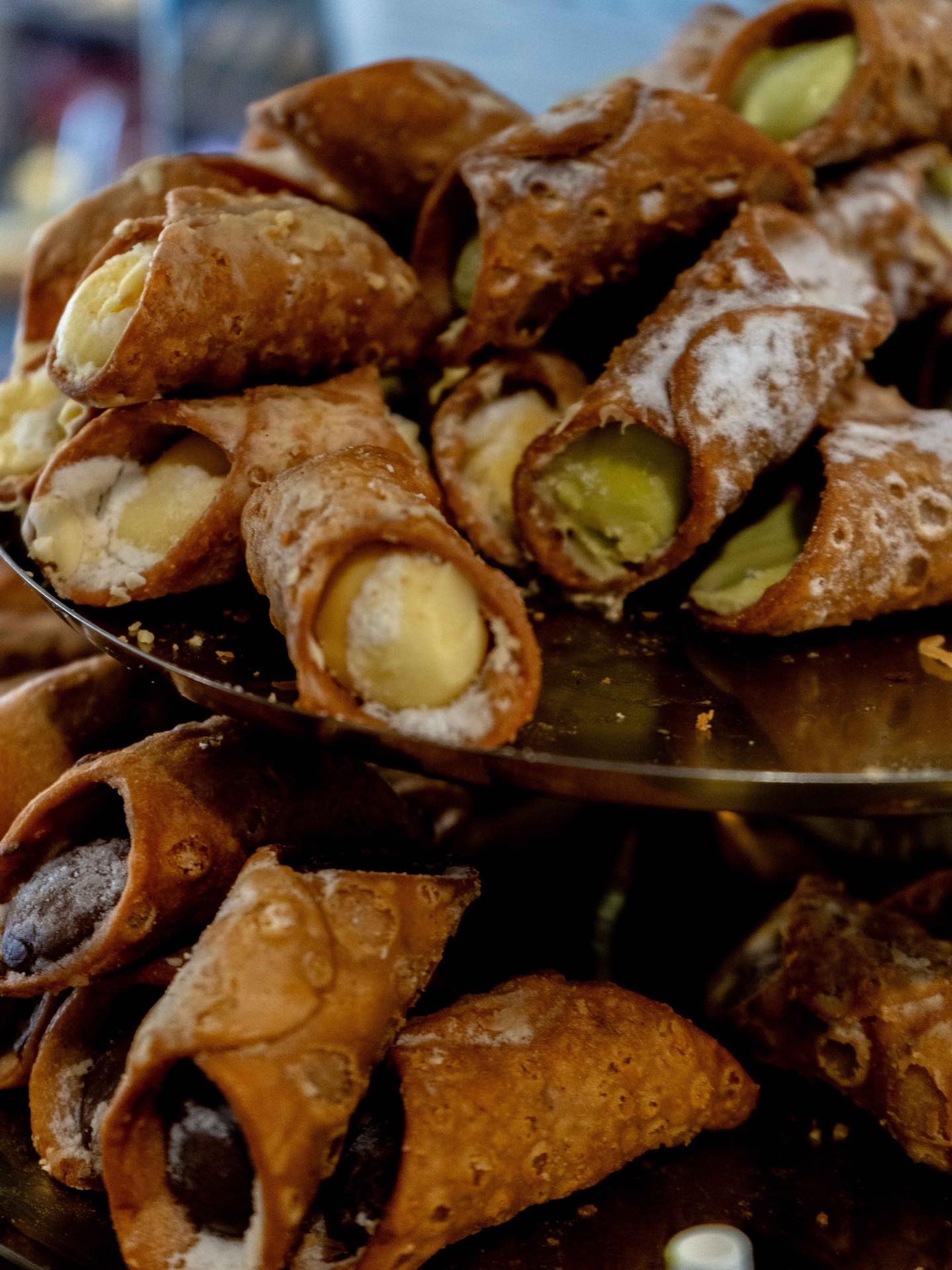 Name a better sweet treat to brighten your day than these delicious cannoli… we’ll wait.
But you shouldn’t😎they’re going fast. 🤍
#CannoliLove #ItalianSweets #LondonFoodies