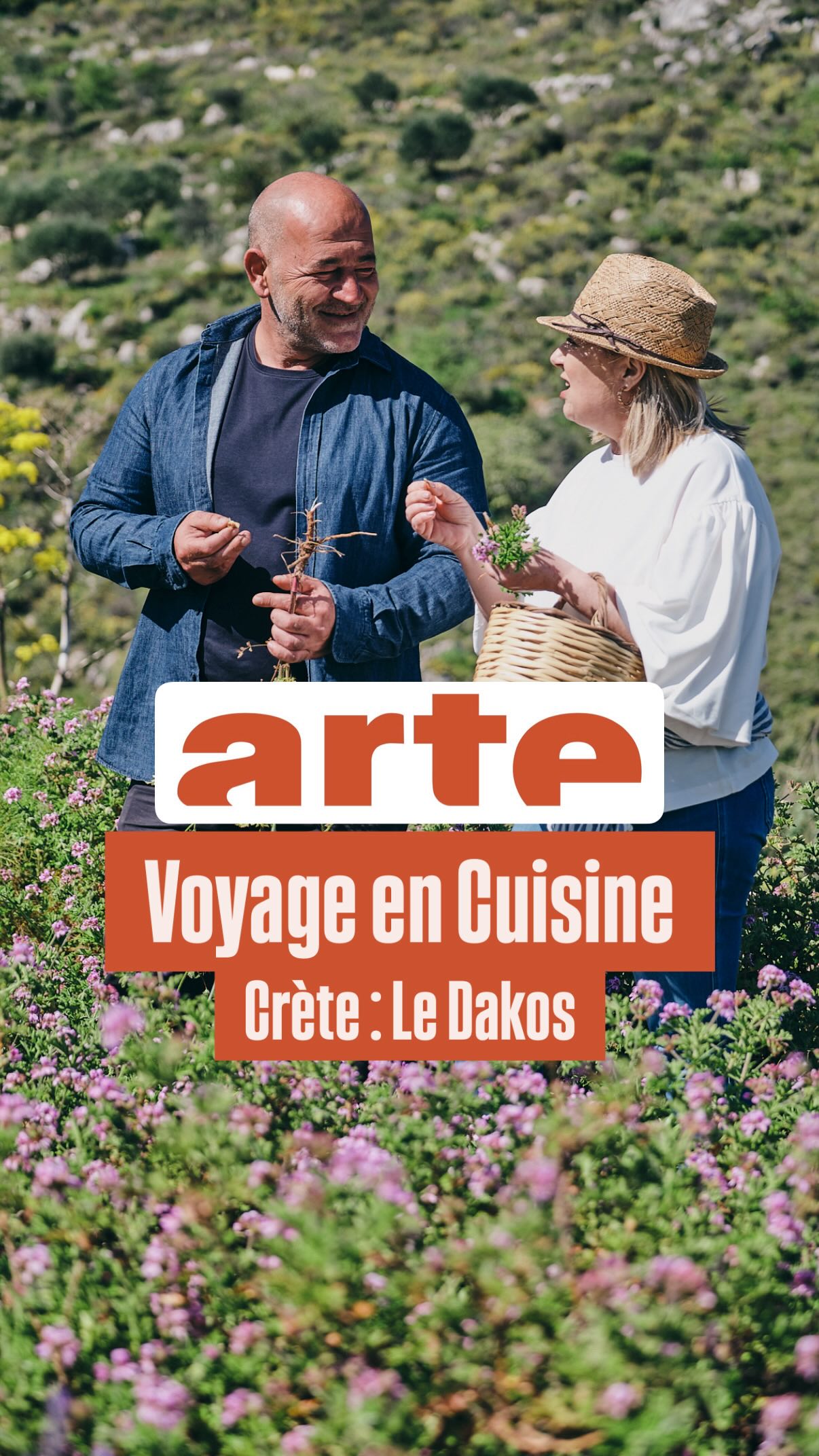 🍅 Comment une Crétoise (sur)vit à Paris?
En faisant son dakos avec les produits Evi Evane pardi!
📺 Merci @artefr pour cette pépite d’émission qu’est #VoyageEnCuisine, on a revoyagé et retrouvé nos producteurs crétois le temps d’un instant. Bravo!! Foncez retrouver l’émission complète en replay. 😉
❤️🔥Et un grand efharisto à notre fidèle cliente singe Day 1 Kristina!