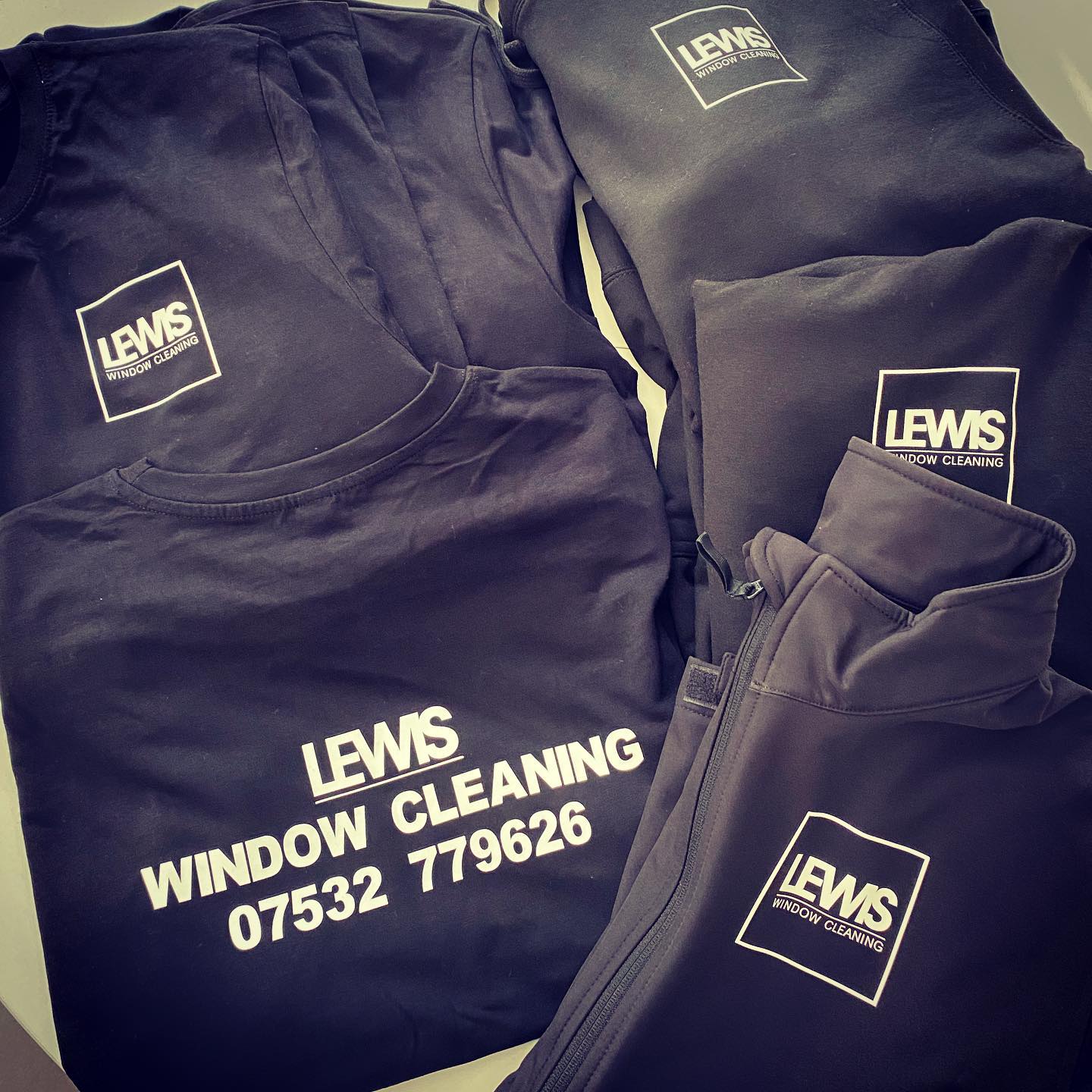New work wear from @juststitchedup.co.uk over the moon with the quality and look of these 👕👍🏼 #LewisWindowCleaning
#WindowCleaner
#WindowCleaning
#EssexWindowCleaner
#WindowCleanerEssex
#EssexWindowCleaning
#WindowCleaningEssex
#WaterFedPole
#BurnhamOnCrouch
#Maldon
#Witham
#Braintree
#Essex
#Cleaning
#WithamWindowCleaner
#MaldonWindowCleaner
#BraintreeWindowCleaner
#BurnhamOnCrouchWindowCleaner
#PureWater
#CleanWindows
#GutterClearance
#GutterCleaning
#ConservatoryCleaning
#CladdingCleaning
#LifeOfAWindowCleaner
#WindowWashing
#WindowCleaningLife
#WindowCleanersLife
#WindowCleaningService
#EssexWindowCleaningService
