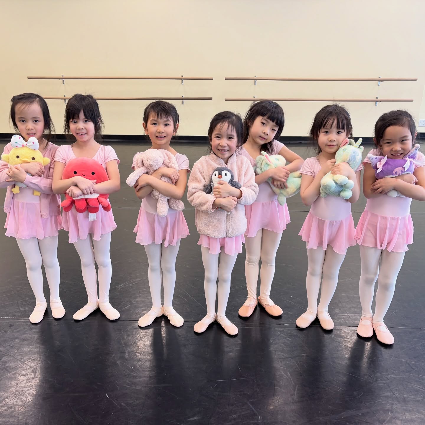 Starting the Year of the Horse with hugs, smiles, and gratitude 🧧✨ Wishing everyone a happy and healthy year ahead. #ballet #balletstudents #balletschool #lunarnewyear #balletclass