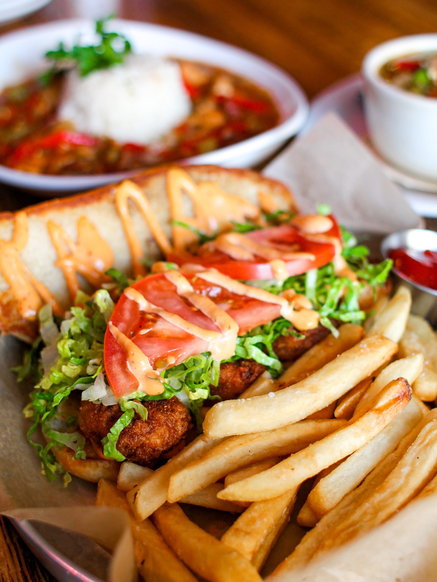 Weโre bringing the flavor this Mardi Gras! ๐ญ Dive into our mouthwatering Shrimp Po'Boy โ crispy Cajun shrimp, zesty chipotle mayo, fresh lettuce & juicy tomato! Join us for a taste of NOLA right here! Who's ready to celebrate? Our special menu starts tomorrow! ๐ค
Reservations: www.pintselmhurst.com
#MardiGrasDelight #MardiGras #ShrimpPoBoy #NOLA #CajunCuisine #NewOrleansEats #TasteOfNOLA #MardiGrasCelebration #NOLAFlavors #TasteOfLouisiana #CajunShrimp #MardiGrasFestivities