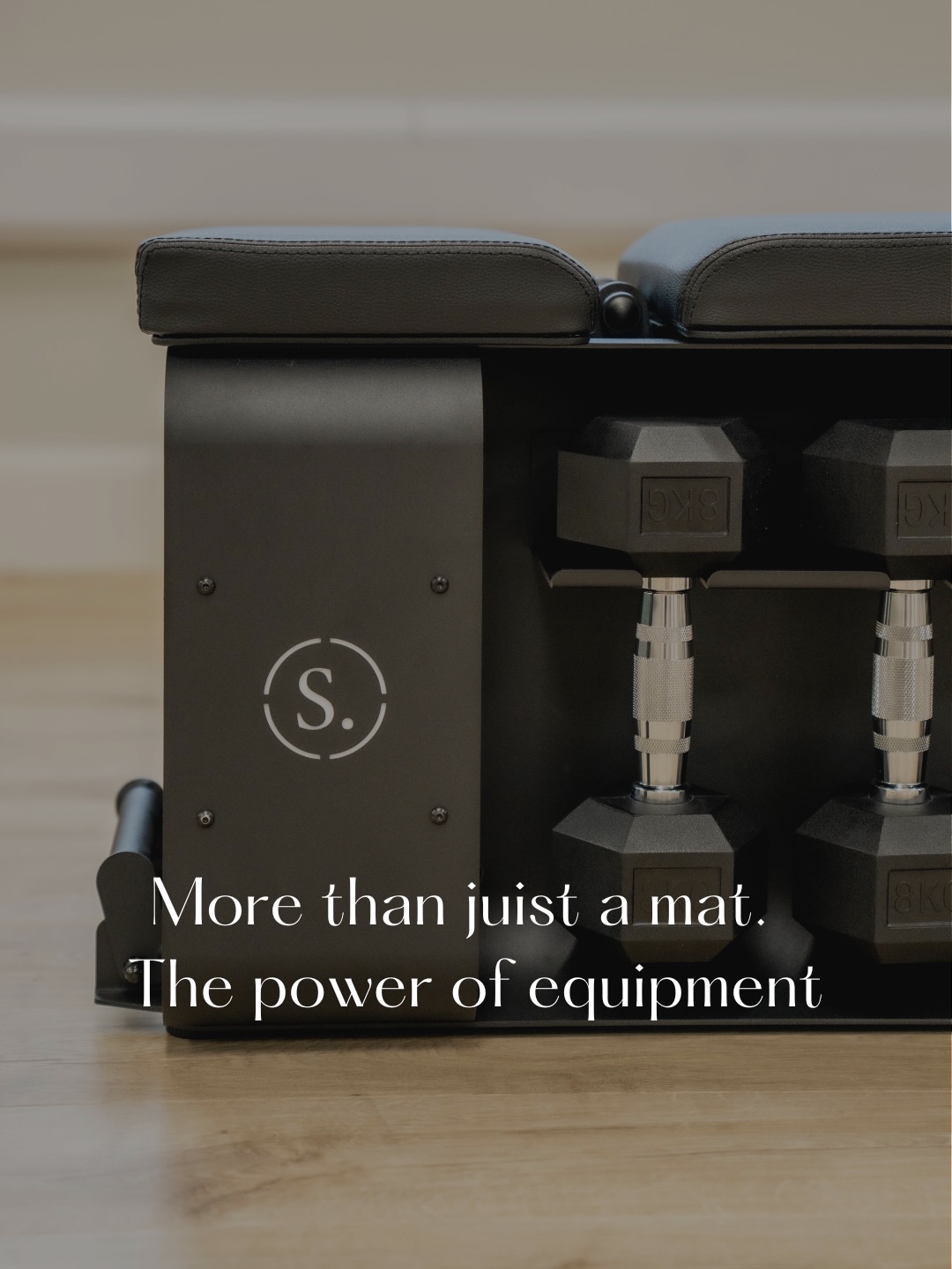 ✨Mat Pilates with equipment ✨
I’m trained in STOTT Pilates, so every class is rooted in strong fundamentals - breath, alignment, control and precision are always at the foundation of every movement.
But my personal teaching style is more dynamic. I want Pilates to feel like a proper workout, the kind that leaves you feeling strong, energised, and a little bit sore in the best way 😉
That’s why I layer the classical principles with:
• higher repetitions
• flowing sequences
• and a wide variety of equipment - Dumbbells, Resistance bands, Fitness circles, Small balls, Ankle weights, Blocks, Sliders!
They don’t replace the Pilates work - they enhance it, adding strength, challenge and that extra burn while keeping the body supported and moving well.
A huge thank you to @solohomegym for supplying so much of the beautiful equipment in my studio here in the Cotswolds- it’s completely elevated the way I can teach and progress my clients.
If you’re looking for strong, dynamic Pilates that still respects the body:
• Join my online membership (500+ on-demand classes + 2 live classes a week)
• Or come and train with me in Chloe’s Studio, open Monday-Friday
#dynamicpilates #fitness #pilatesequipment #matpilatesworkout