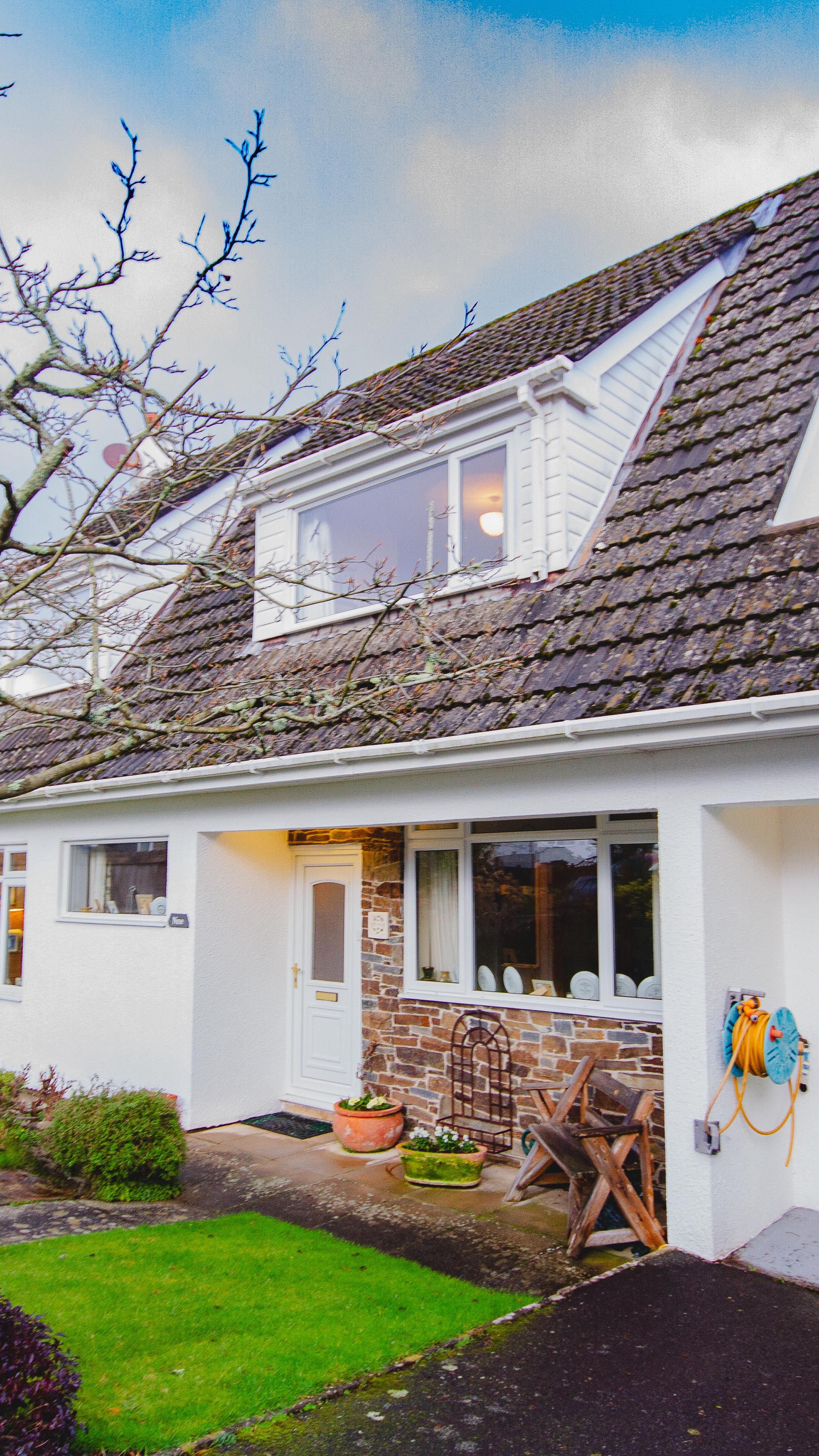 🙌 COMING SOON 🙌
📍Crinnis Wood Avenue, Carlyon Bay
🏠 £495,000
Situated at the end of a quiet cul-de-sac in the sought-after Carlyon Bay area, this detached property enjoys spacious accommodation, attractive mature gardens, and a conservatory. The location is particularly desirable, being just a short walk from the local beach and the cliff-top eighteen-hole golf course, while a range of shops and restaurants are close by.
To enquire about this property, please call our Lostwithiel Branch on 01208 872728 📞
#cornwallliving #cornishestateagents #propertiesforsale