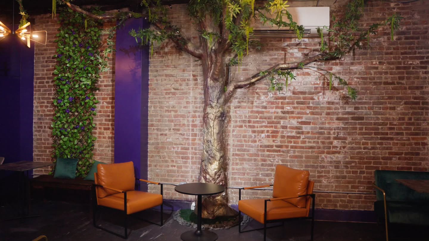 👀🤫 Secret Garden Sessions #SGS Coming 2.22 🌹
📸 @nicos.creative
#KeepGrowing #TheRoseGardenEvents