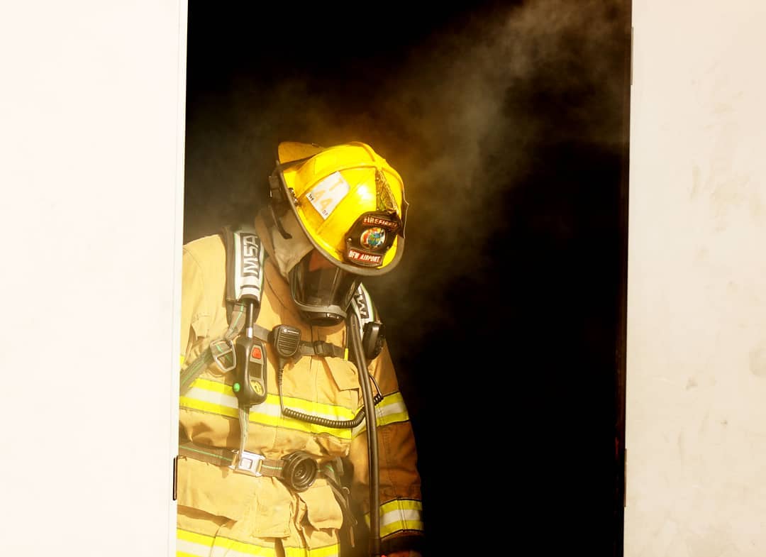 Turning up the heat y'all!!! These guys are incredible!!! #firetrainging #fireacademy #firephotographer #firefighter #fireacademyprep #firefighters #fireman #smoke #firefighterswag #dfwairport #dfwfirefighters