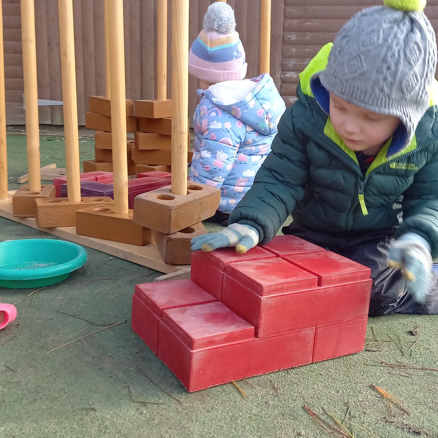 Our Pre-Schoolers enjoyed building their ‘picnic campfire,’ using milk crates for chairs as they chatted and toasted "jumbo marshmallows." They enclosed their ‘camp’ while developing early maths and construction skills by overlapping bricks and hammering them down to create a sturdy wall. A tricky concept that supports problem-solving, spatial awareness and perseverance—and one they’ve clearly discovered and mastered!
#problemsolving #eyfs #preschool #nursery #claverdonmatters #henleyinarden #education #childlearning #ofstedoutstandingtrainingprovider
