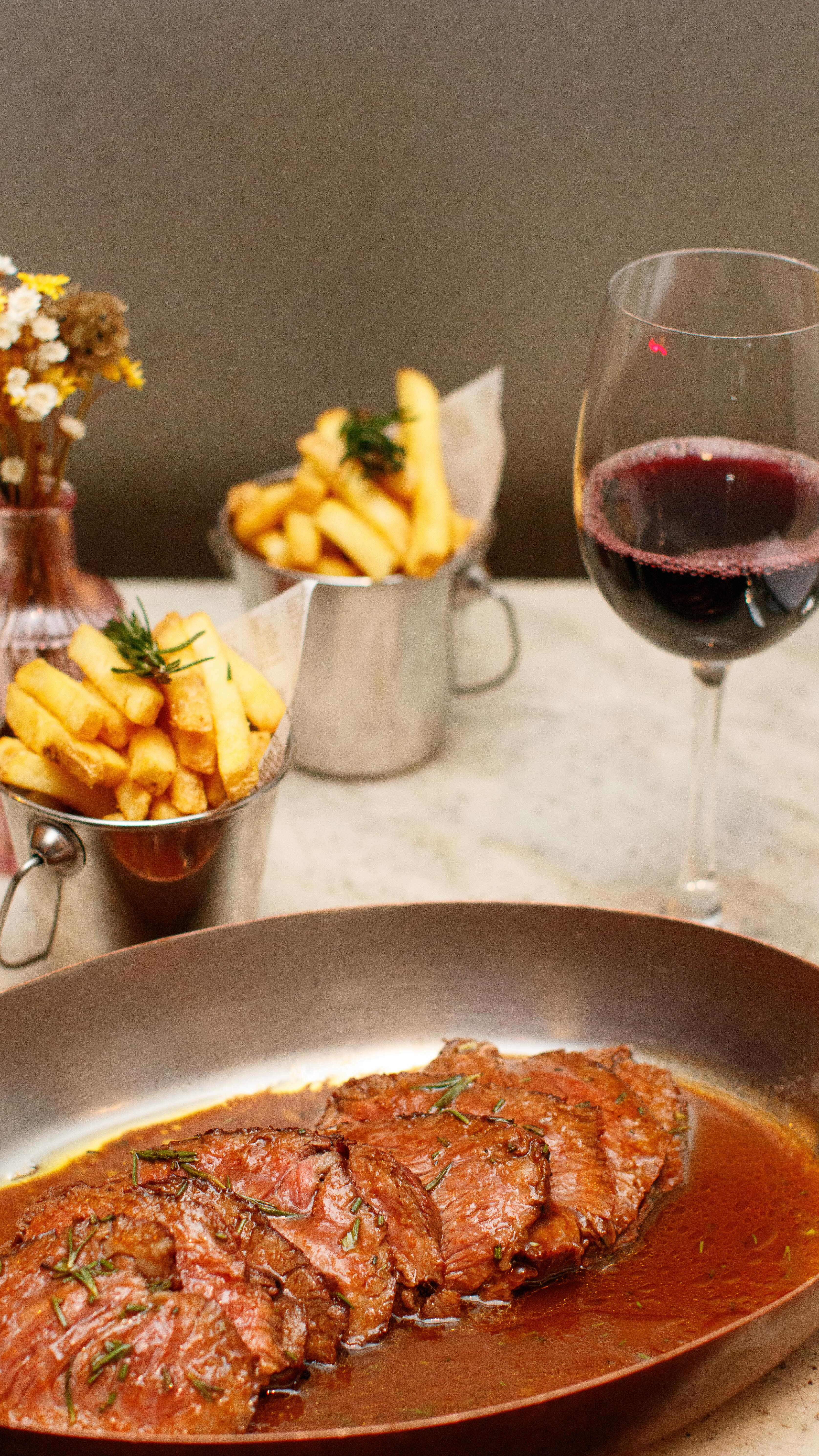 Indulge in one of our most-loved steak experiences at Fade Street Restaurant.
For a limited time, enjoy a 10oz Chateaubriand steak, perfectly cooked and served with a side of chips and classic peppercorn sauce — all for €28.50 per person.
Whether it’s a midweek treat or an early weekend indulgence, this is the perfect excuse to enjoy a premium steak at exceptional value.
Available Monday – Thursday: all day, Friday: until 6:30pm, Saturday: until 5pm. Offer ends February 28th. Other T&C’s apply