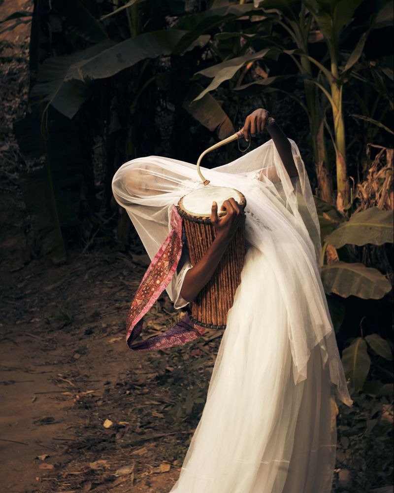 15 — 28 February
We lay it down.
For two weeks, we drop the load,
unclench the fist,
exhale the year so far.
Rest is part of the work.
Silence is part of the sound.
We return March 1st —
fresh hands, clear eyes,
and more newness than ever before.
See you on the other side of the exhale.
📸 @badefuwa