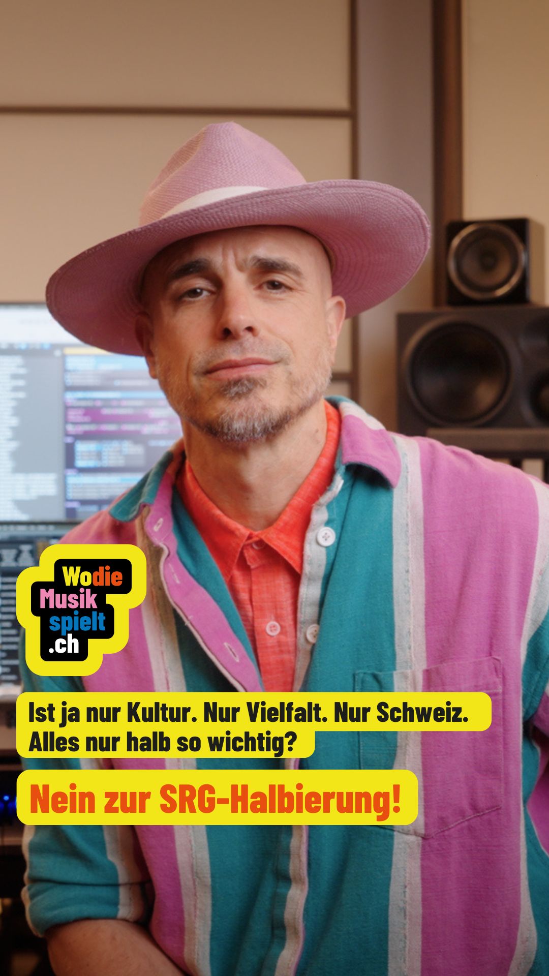 „Wenn man es nicht mehr hört und nicht mehr sieht, weiss man nicht, dass es existiert.“
Dodo (@dodo_music) erzählt, wie entscheidend öffentliche Bühnen für seinen Weg waren. Als Newcomer erhielt er bei SRF 3 eine Plattform, wurde gehört – und konnte einen entscheidenden Schritt in seiner Karriere machen.
Diese Chance braucht es auch heute.
Für alle Genres. Für alle Newcomer.
🗳️ Nein zur SRG-Halbierungsinitiative.
____
„Quand on ne l’entend plus et qu’on ne le voit plus, on ne sait même plus que ça existe.“
Dodo (@dodo_music) explique combien les scènes publiques ont été décisives pour son parcours. Grâce à une plateforme comme SRF 3, il a pu être entendu en tant que newcomer et franchir une étape essentielle dans sa carrière.
Cette opportunité doit rester accessible.
Pour tous les styles. Pour la relève.
🗳️ Non à l’initiative « 200 francs, ça suffit ».
#NEINHalbierungsinitiative
#NONInitiativeSSR
#NOiniziativaSSR