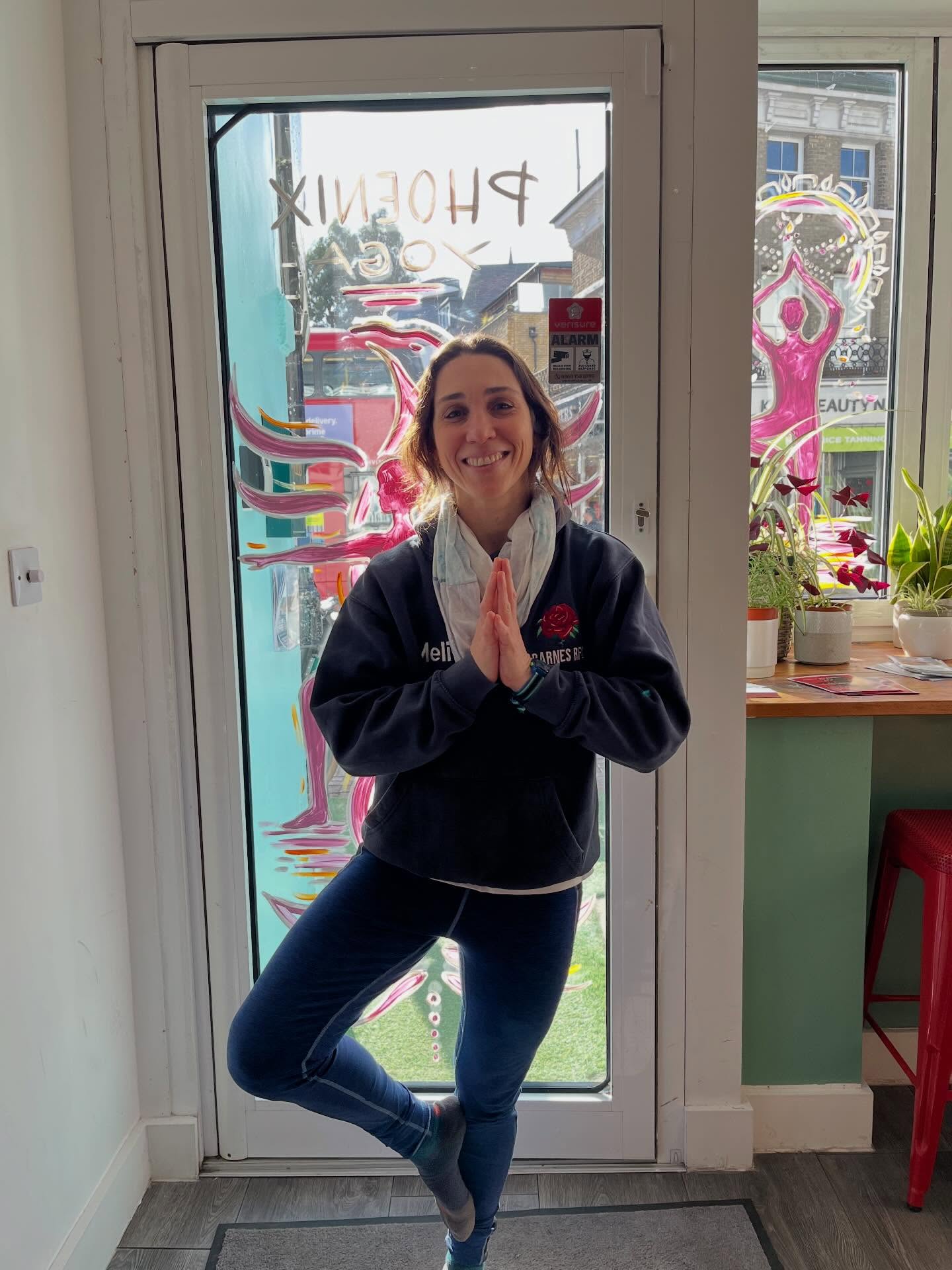 Raise your hand if you would like to practice yoga with me this Saturday at 9:15am at Phoenix yoga😁