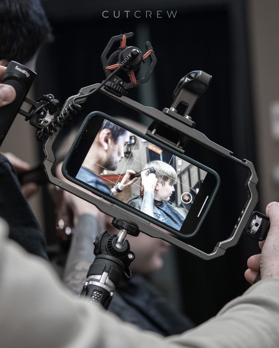 Přidejte se k nám nejen v holičství, ale i na sociálních sítích, kde Vám přinášíme inspiraci na střihy i nahléd do behind the scenes.
#barbershop #barberbrno #barbershopbrno #haircutbrno #brno